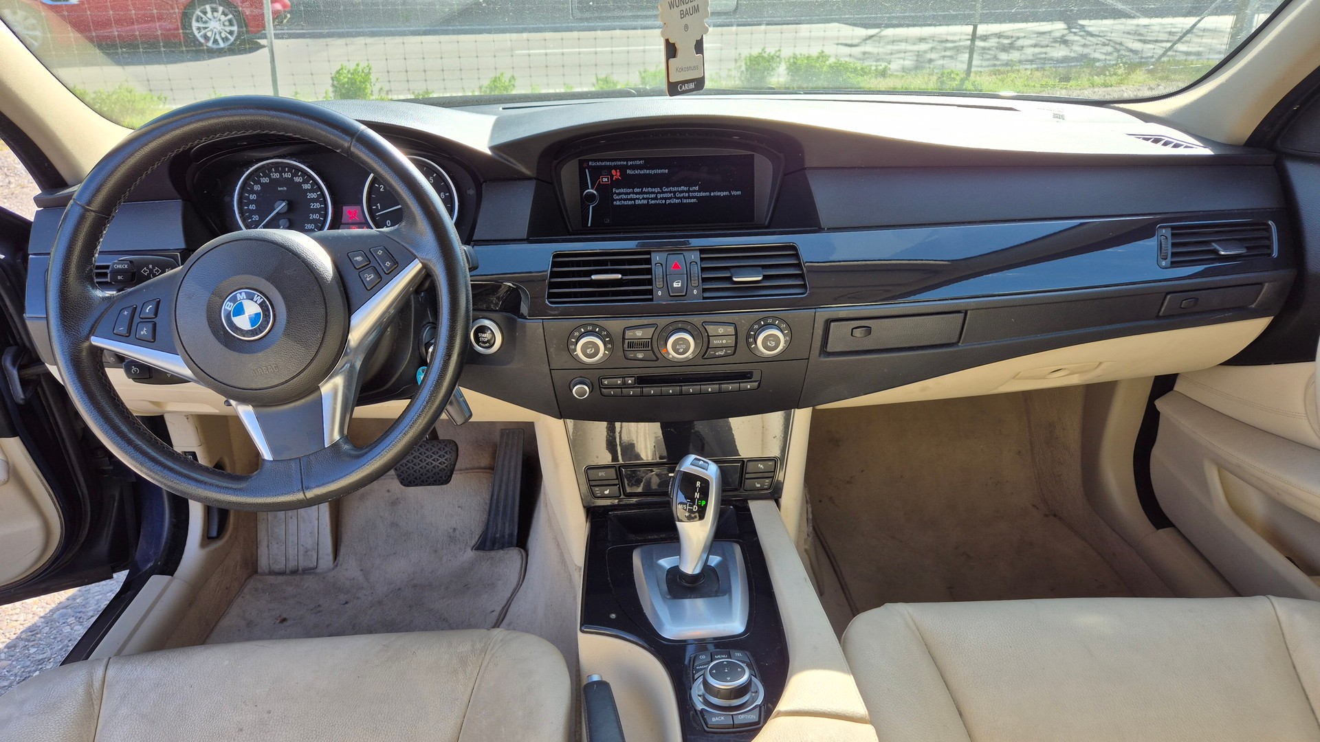 BMW 525xi Touring Steptronic-image-9