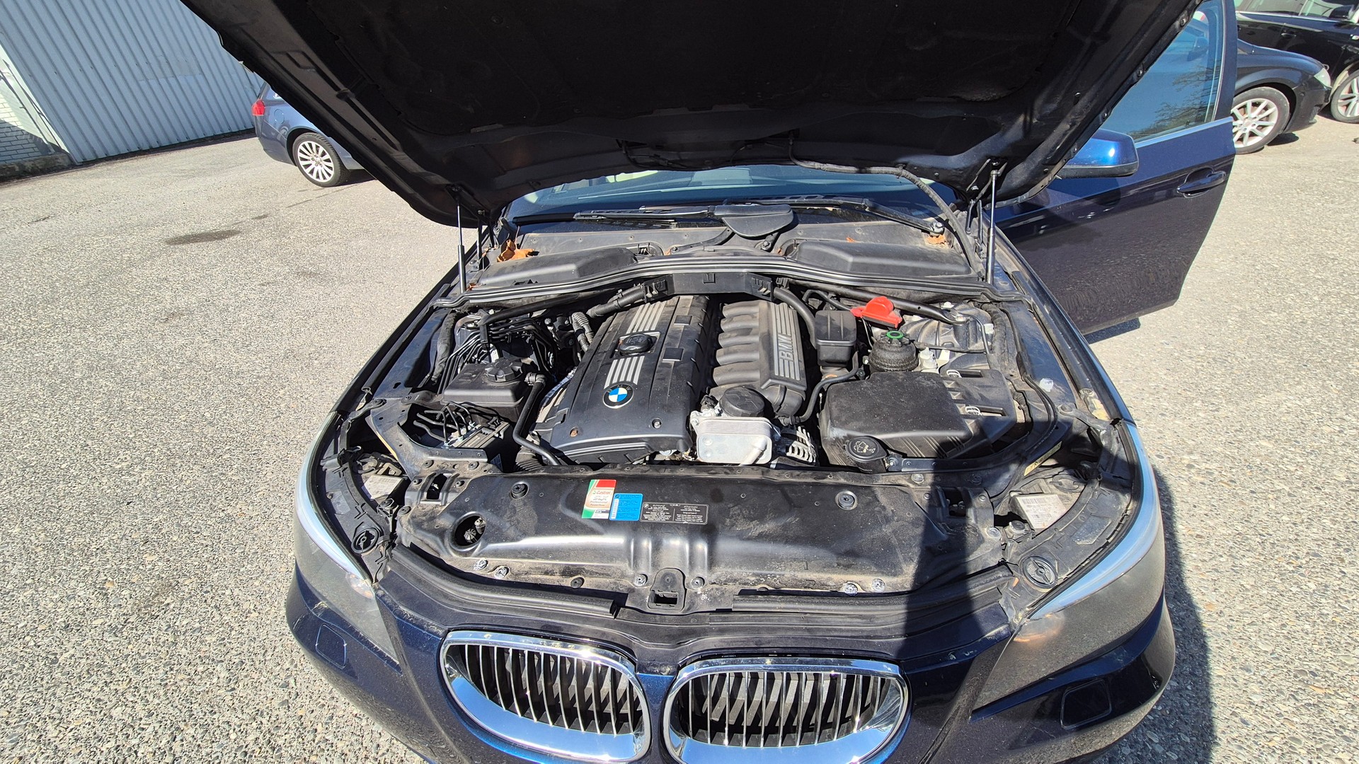 BMW 525xi Touring Steptronic-image-11