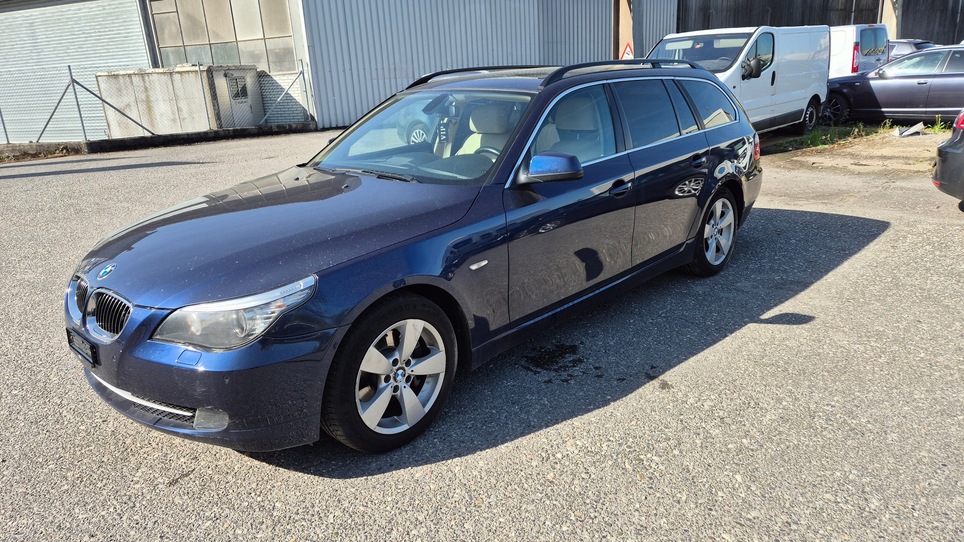 BMW 525xi Touring Steptronic-image-2
