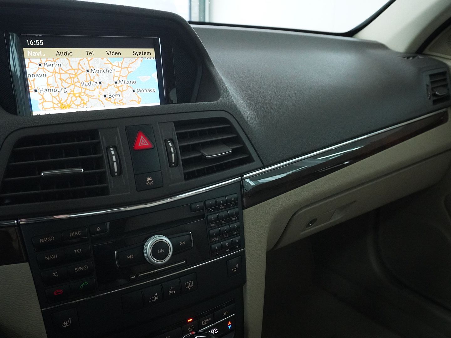 MERCEDES-BENZ E 350 CGI BlueEfficiency 7G-Tronic-image-5