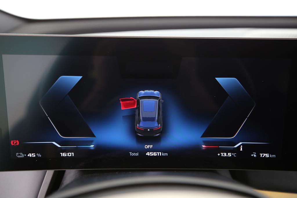 BMW iX M60-image-19