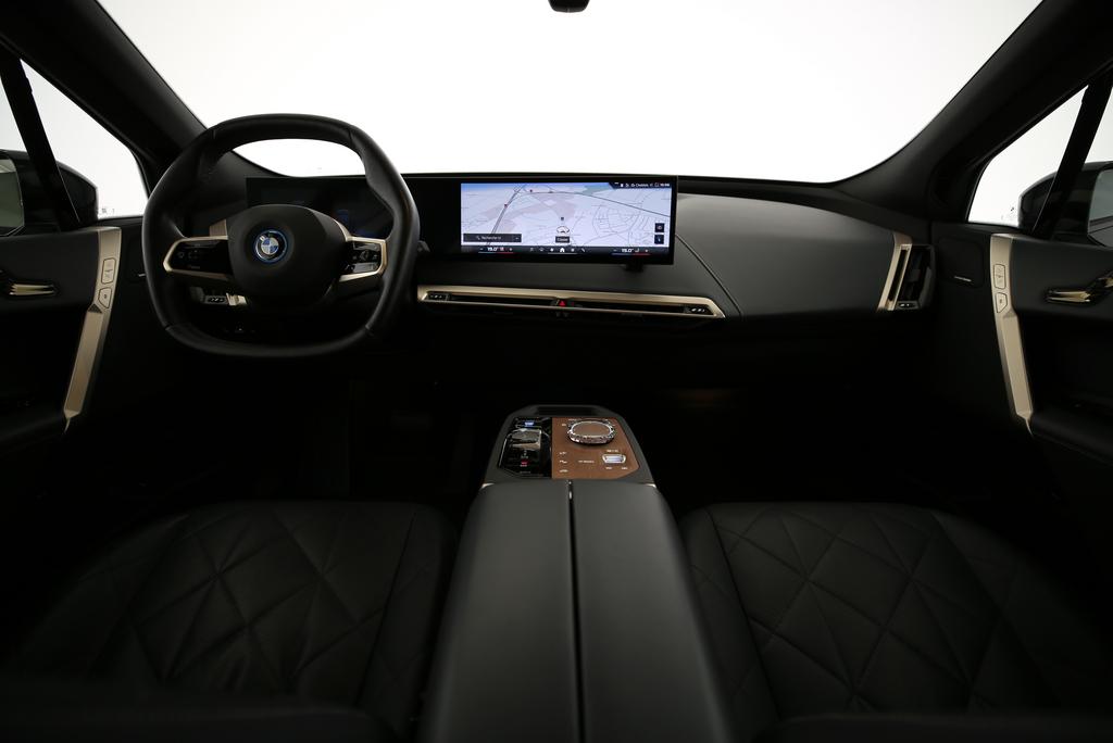 BMW iX M60-image-3