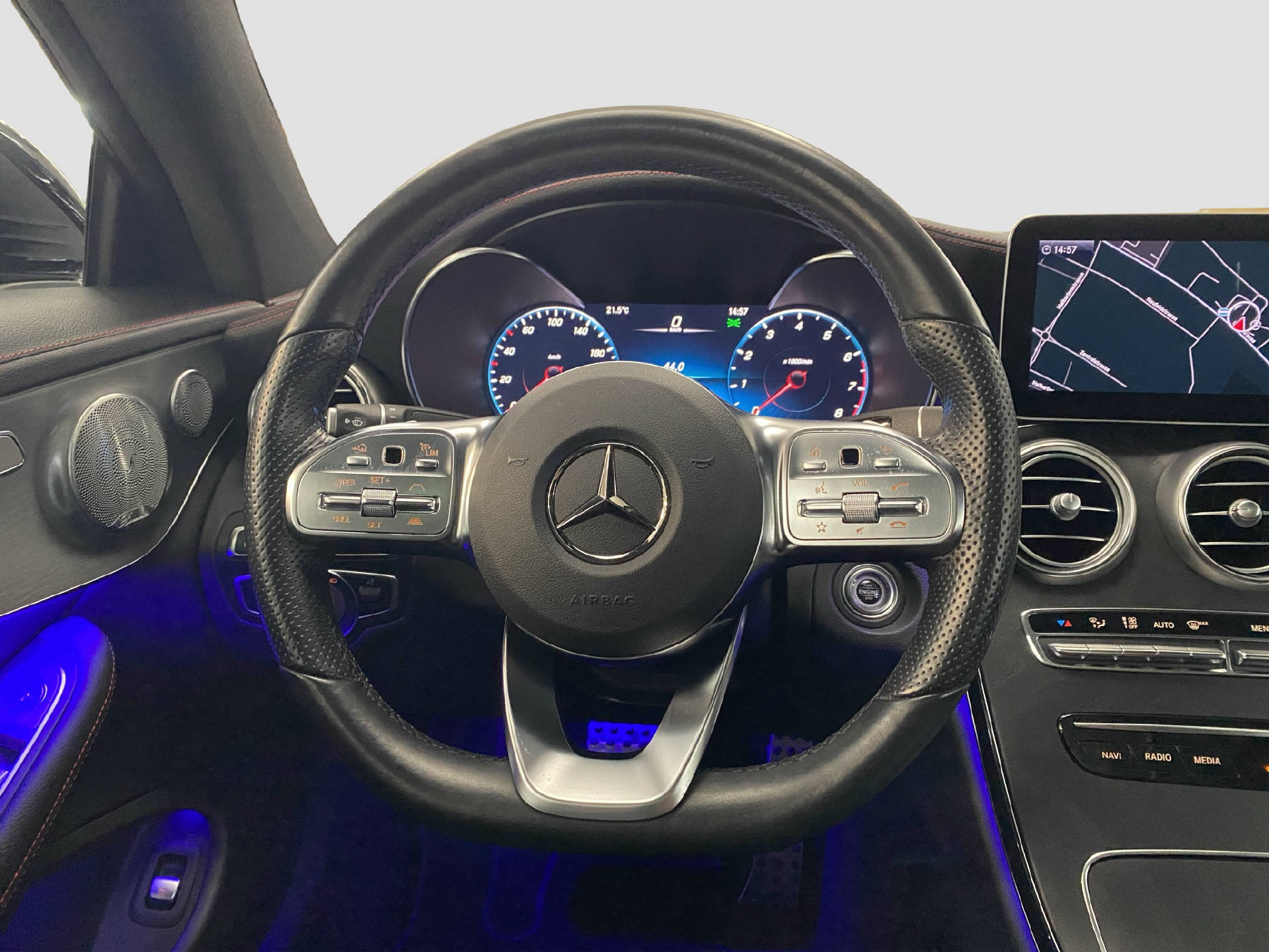 MERCEDES-BENZ C 300 AMG Line Coupé 4MATIC-image-8