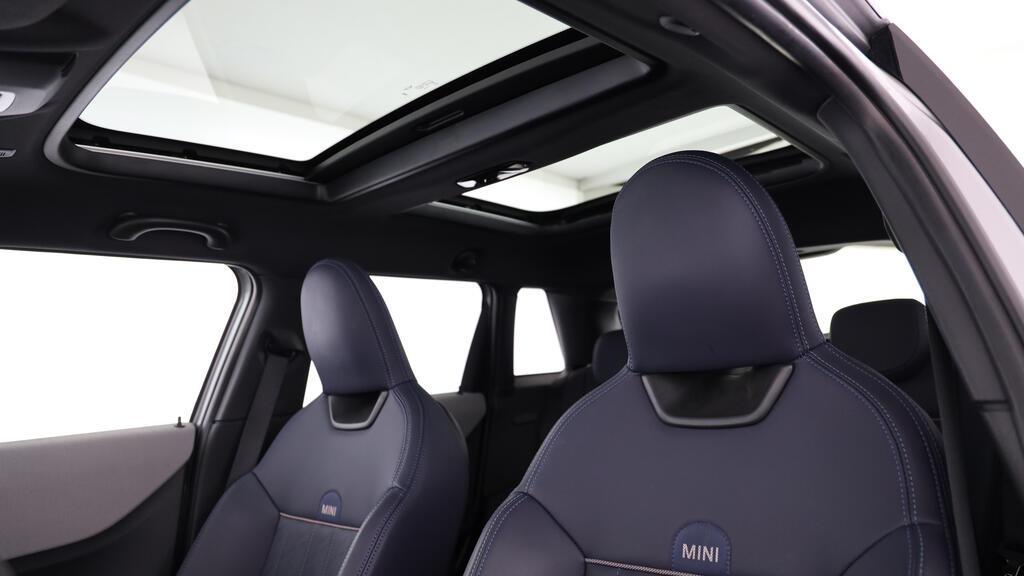 MINI Cooper 5 door C-image-17