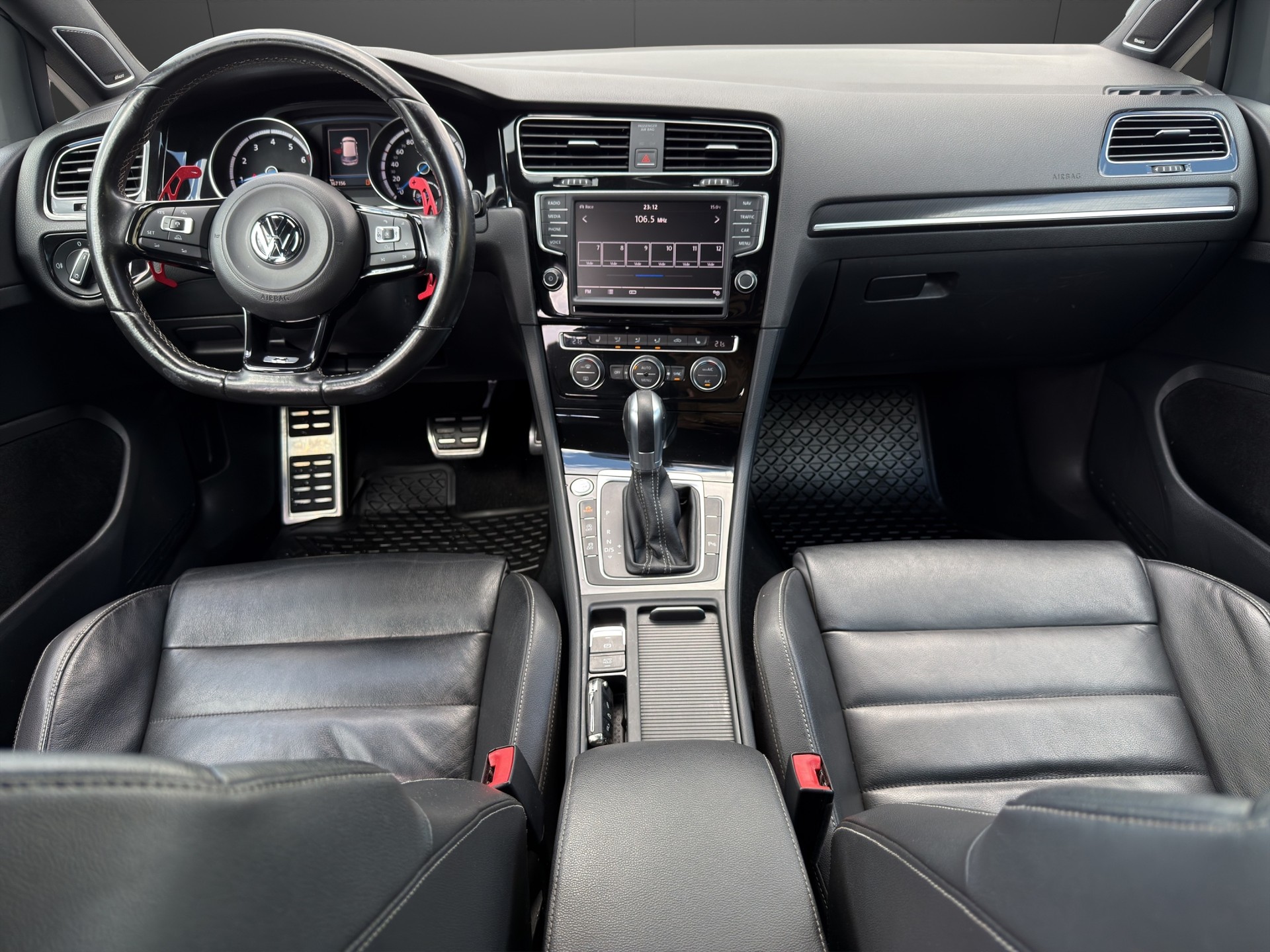 VW Golf 2.0 TSI R 4Motion DSG-image-10