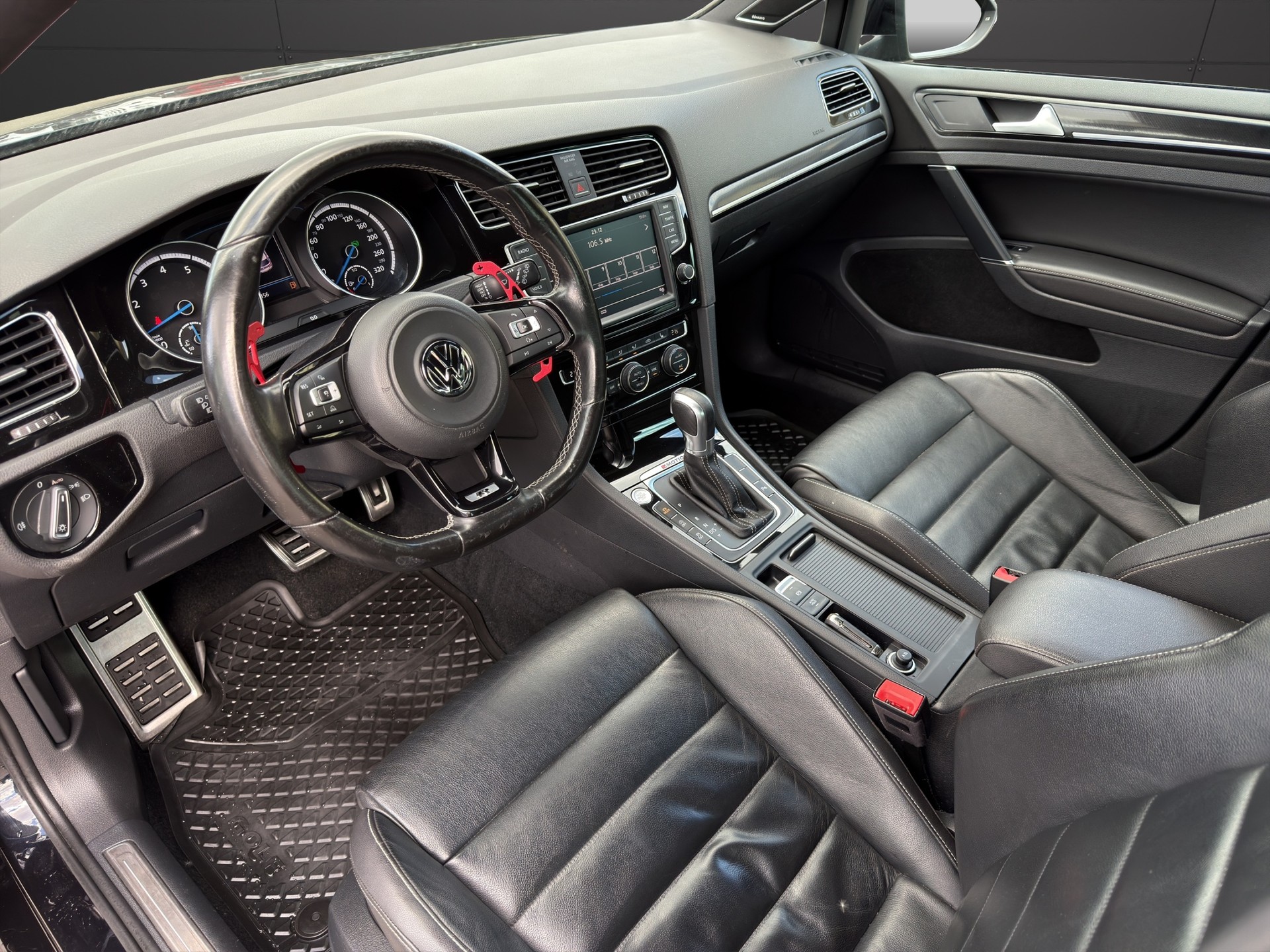 VW Golf 2.0 TSI R 4Motion DSG-image-9