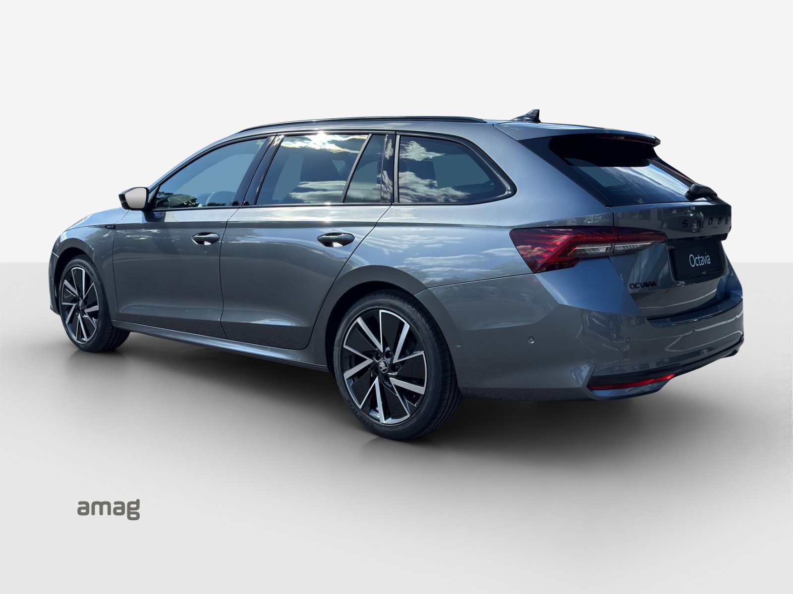 SKODA Octavia Sportline Dynamic-image-2