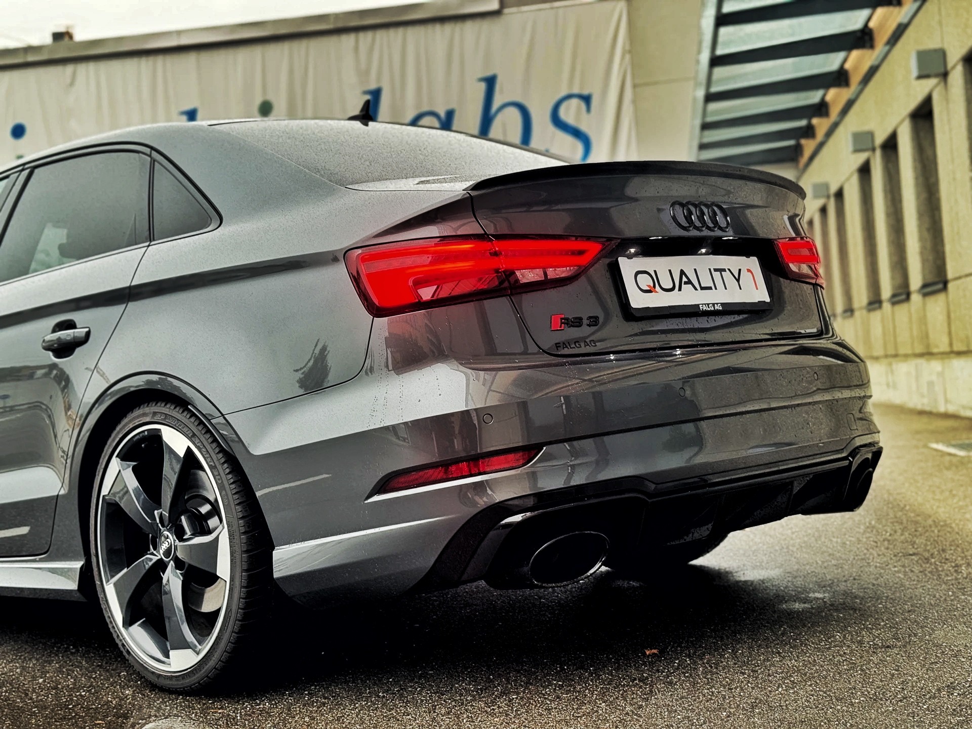 AUDI RS3 Limousine 2.5 TSI quattro S-tronic-image-13