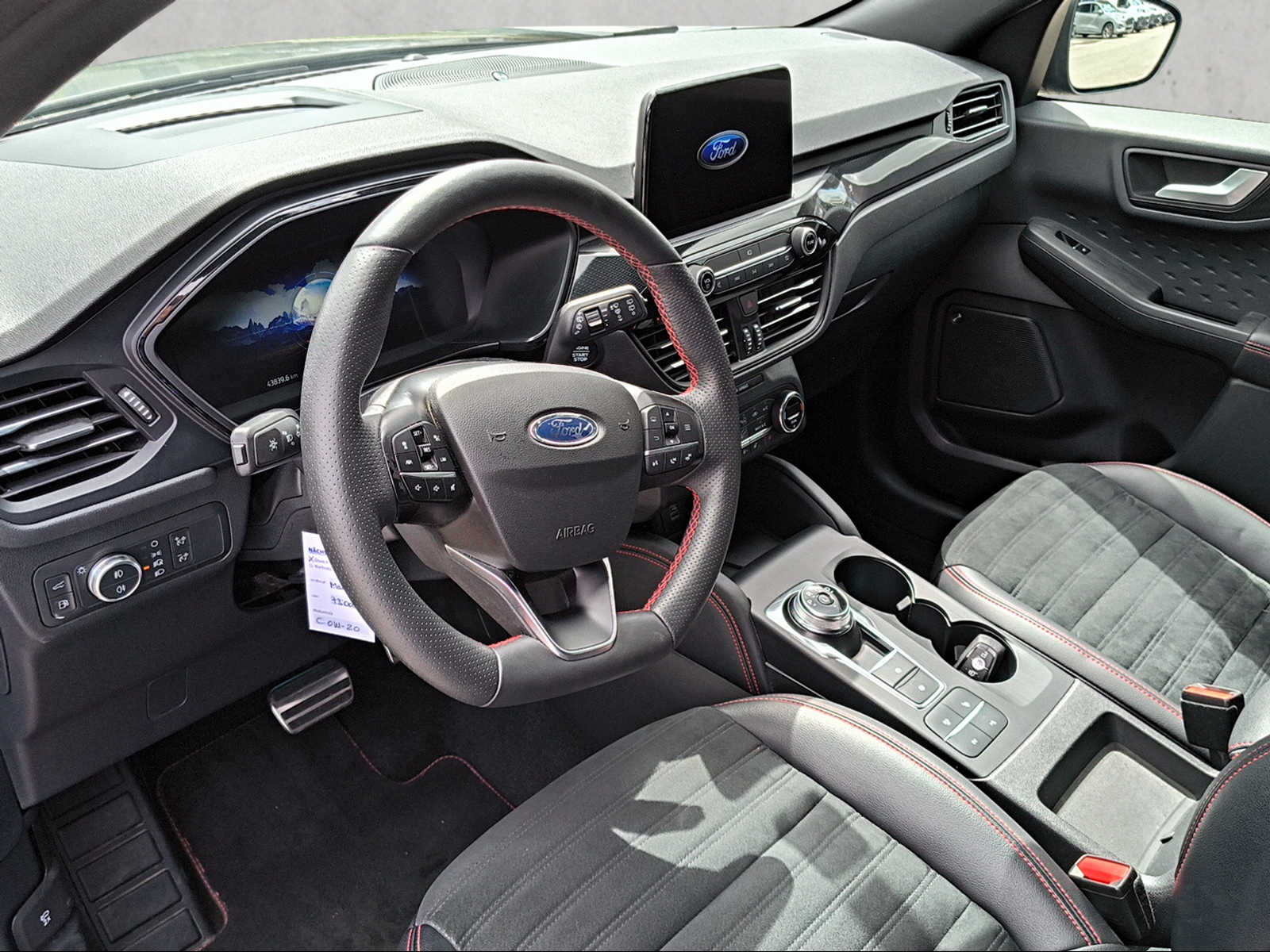 FORD Kuga 2.5 Plug-in Hybrid ST-Line X-image-11