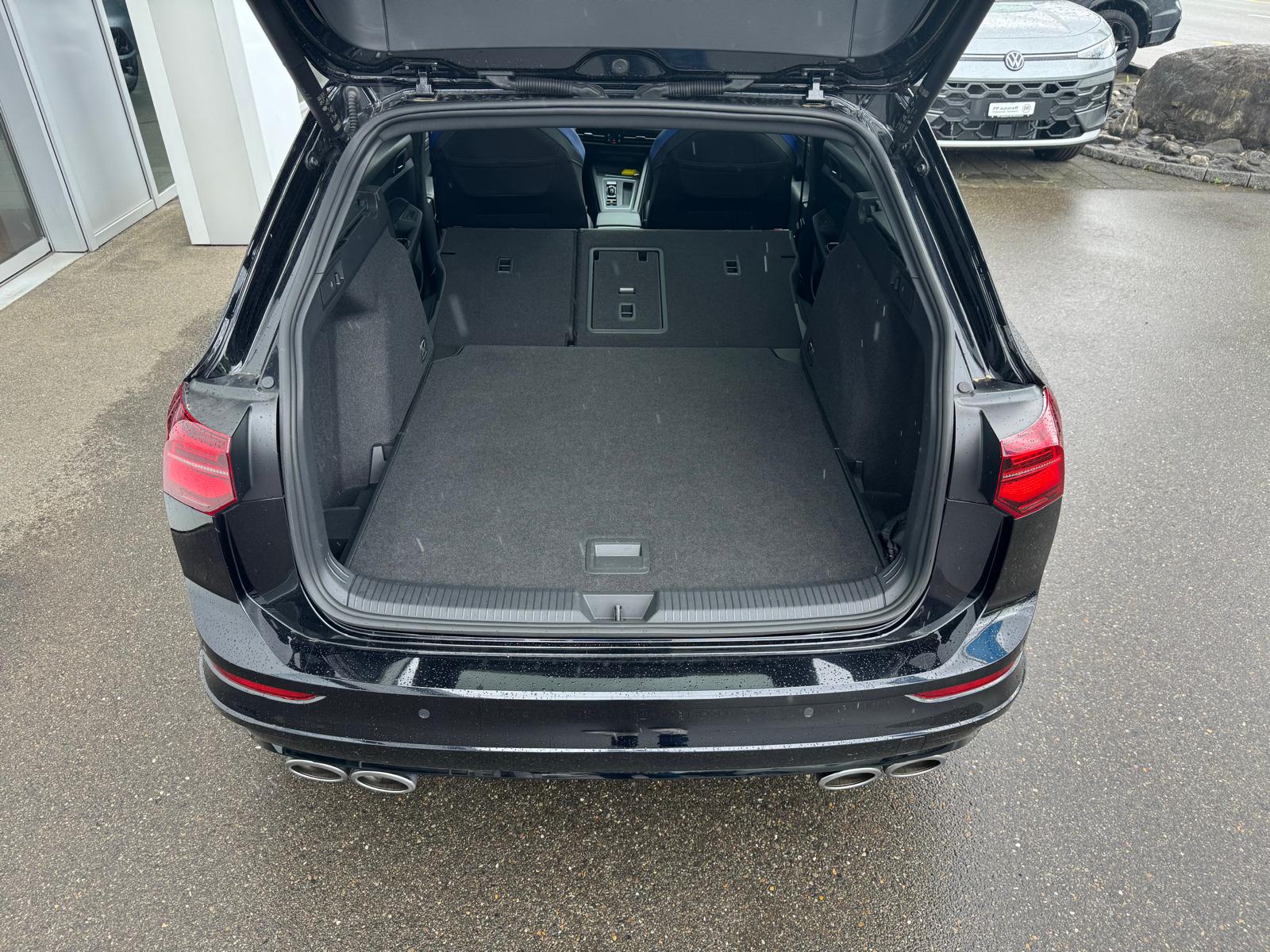 VW Golf Variant 2.0 TSI R DSG 4Motion-image-5