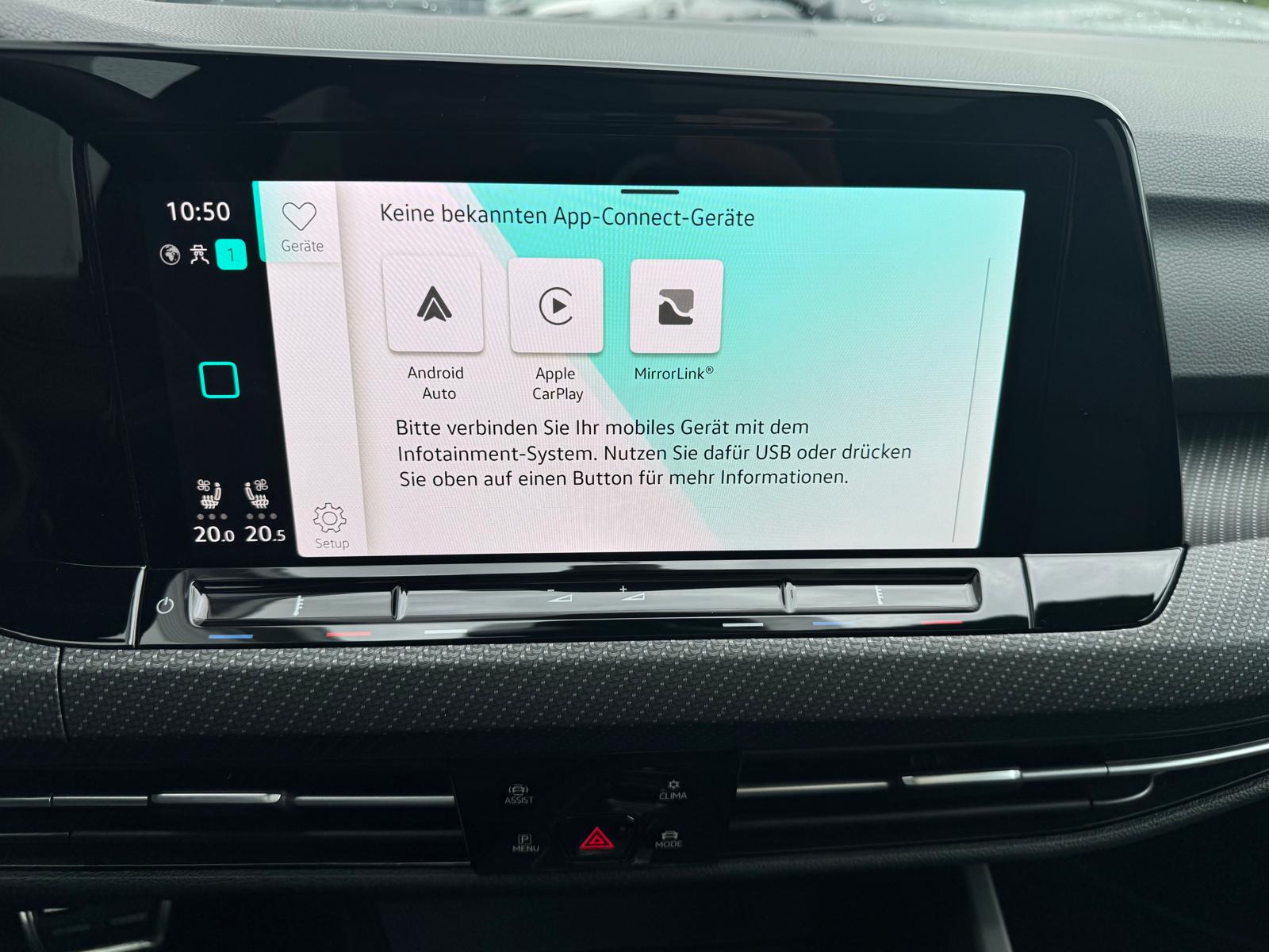 VW Golf Variant 2.0 TSI R DSG 4Motion-image-13