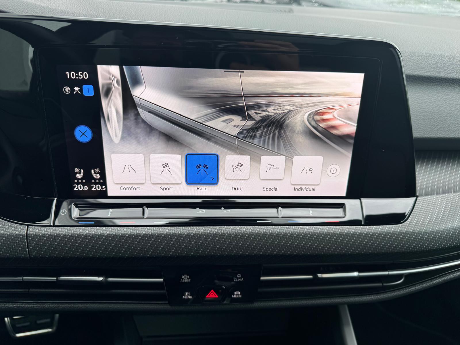 VW Golf Variant 2.0 TSI R DSG 4Motion-image-14