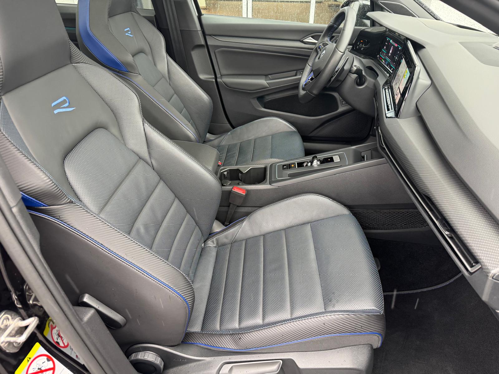 VW Golf Variant 2.0 TSI R DSG 4Motion-image-3