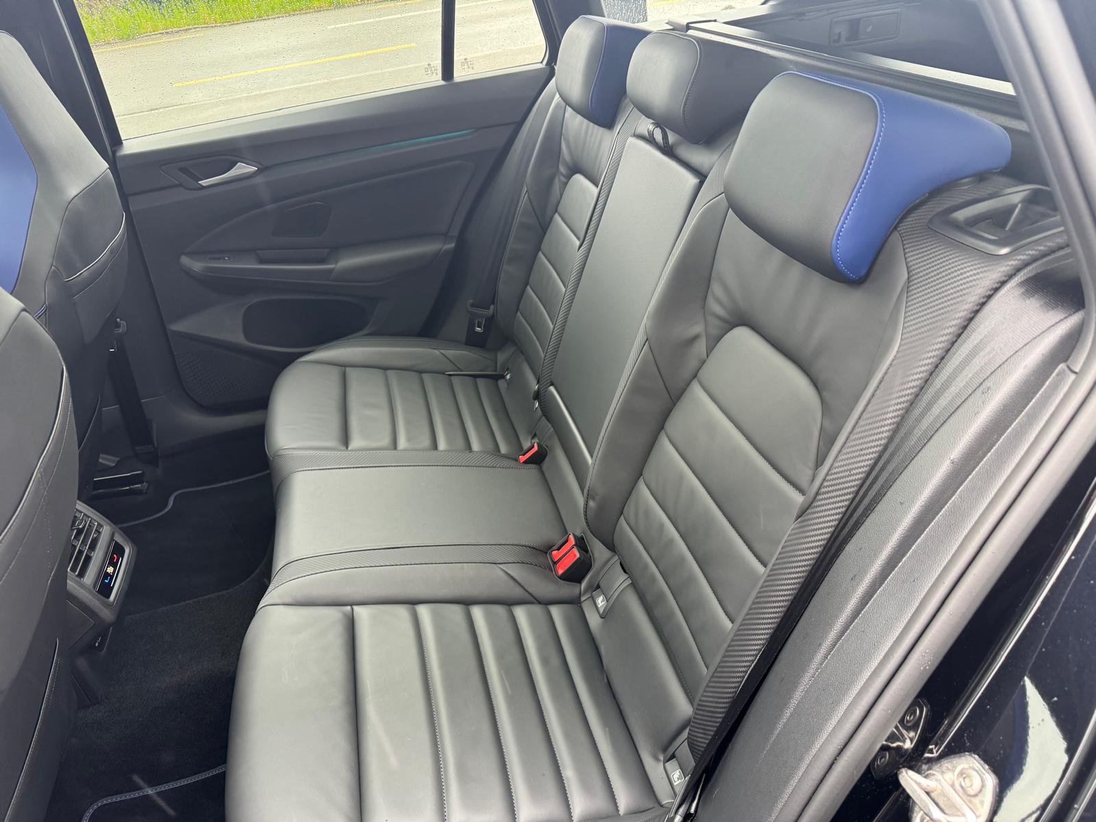 VW Golf Variant 2.0 TSI R DSG 4Motion-image-6