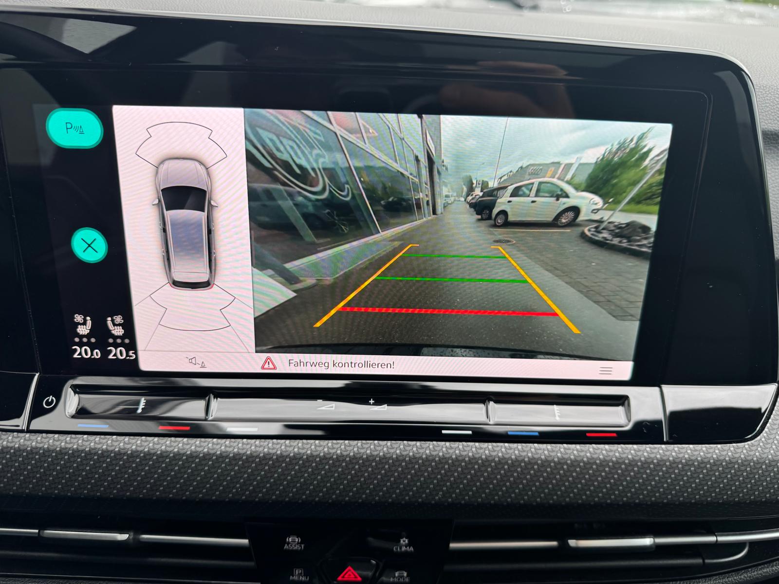 VW Golf Variant 2.0 TSI R DSG 4Motion-image-12