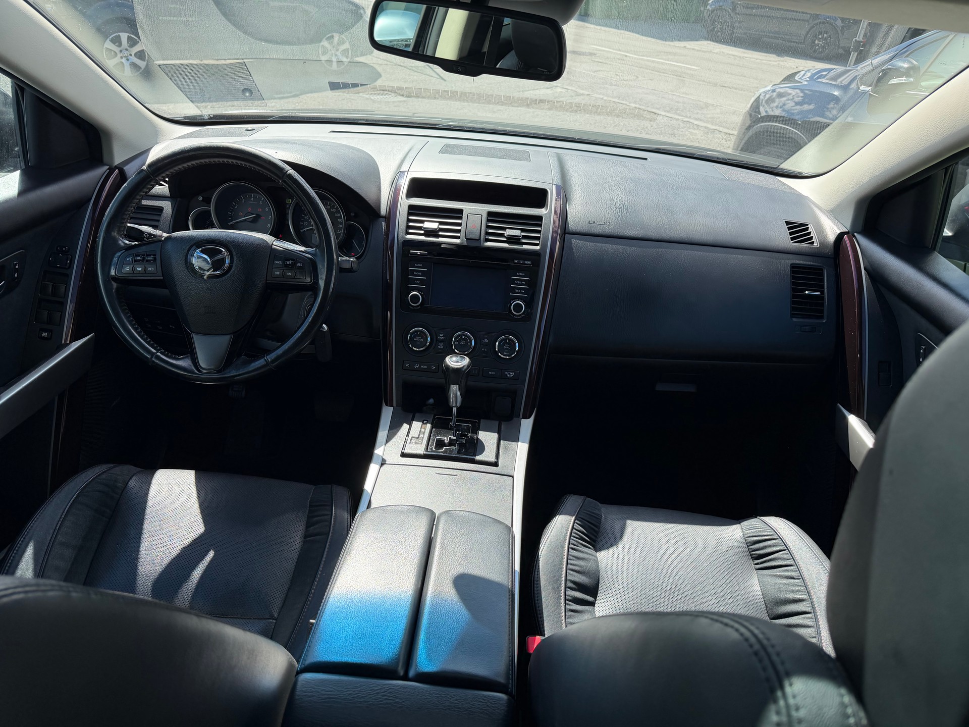 MAZDA CX-9 3.7 V6 Revolution Automatic-image-3