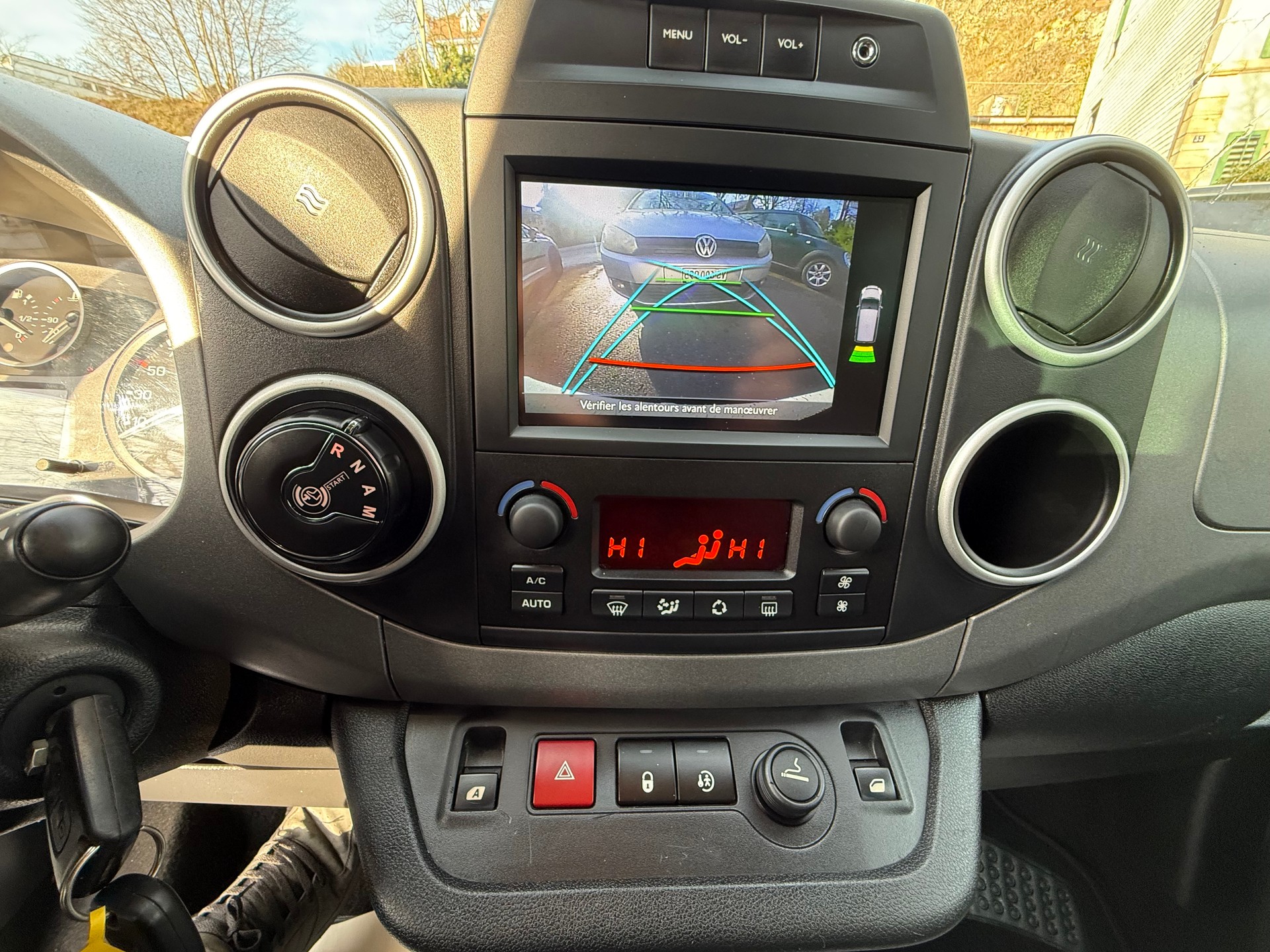 CITROEN Berlingo 1.6 BlueHDi Shine ETG6-image-6