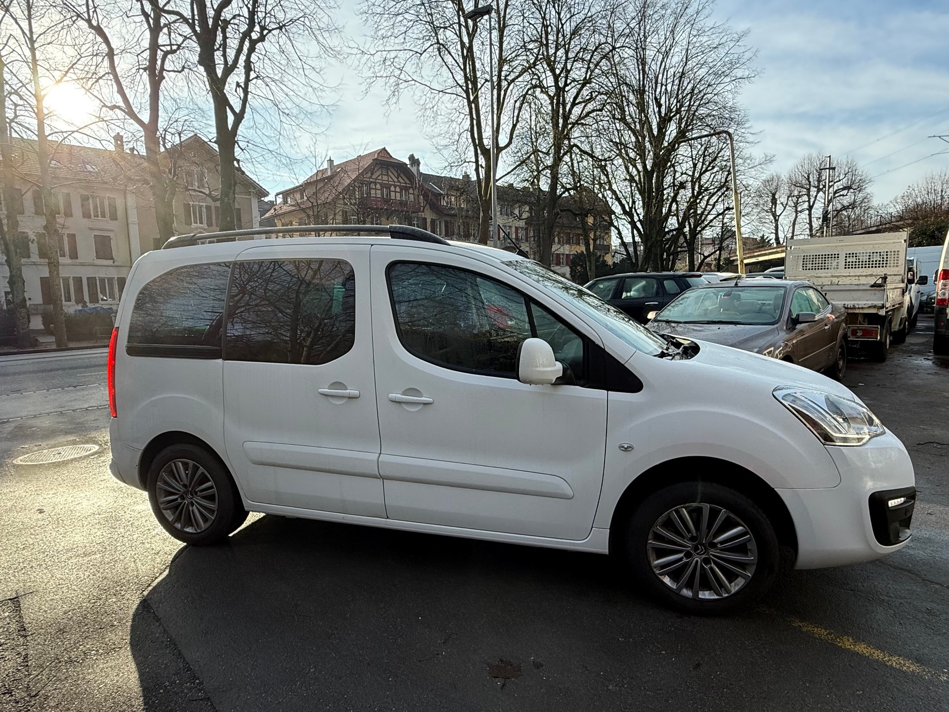 CITROEN Berlingo 1.6 BlueHDi Shine ETG6-image-3