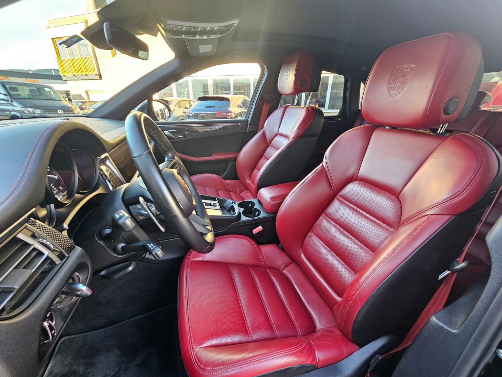 PORSCHE Macan GTS-image-3