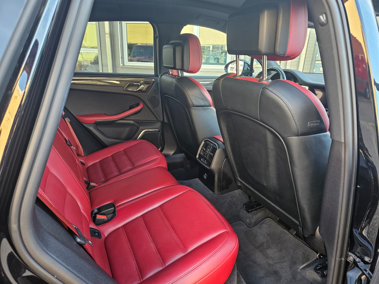 PORSCHE Macan GTS-image-6
