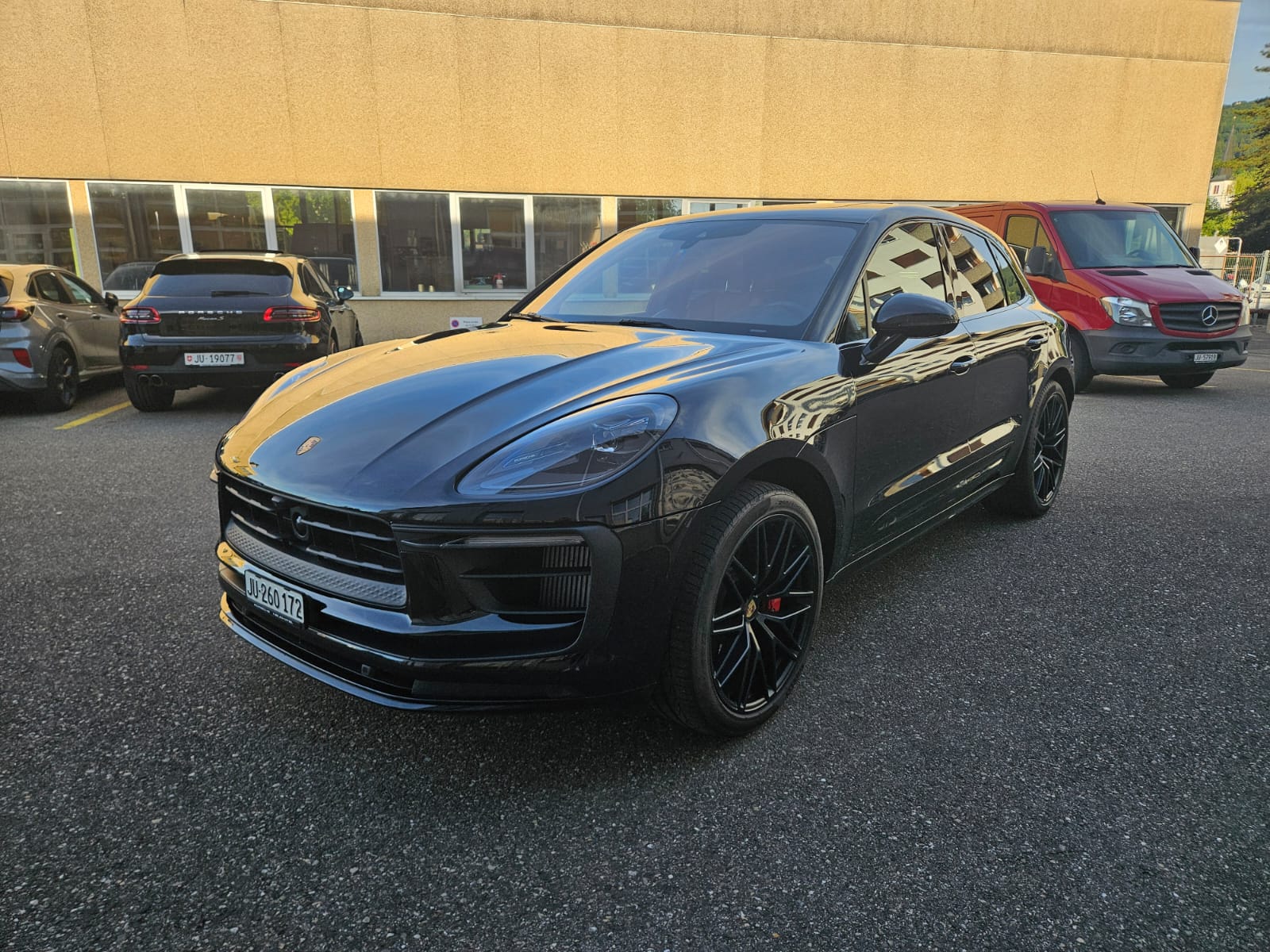 PORSCHE Macan GTS-image-0