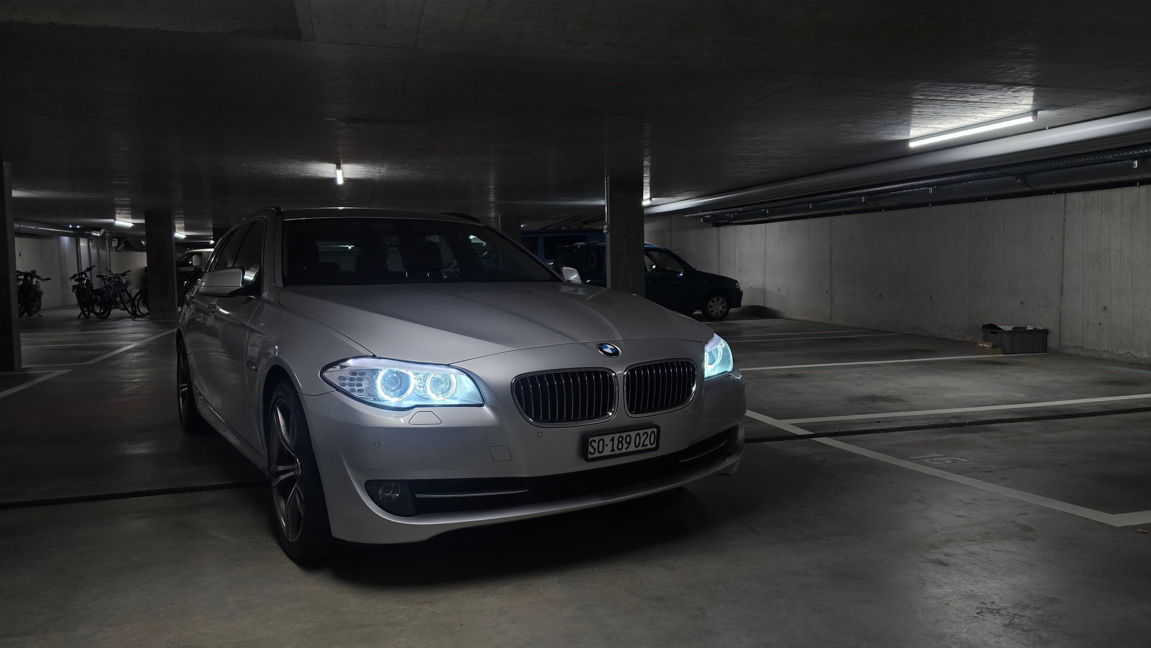 Car photo