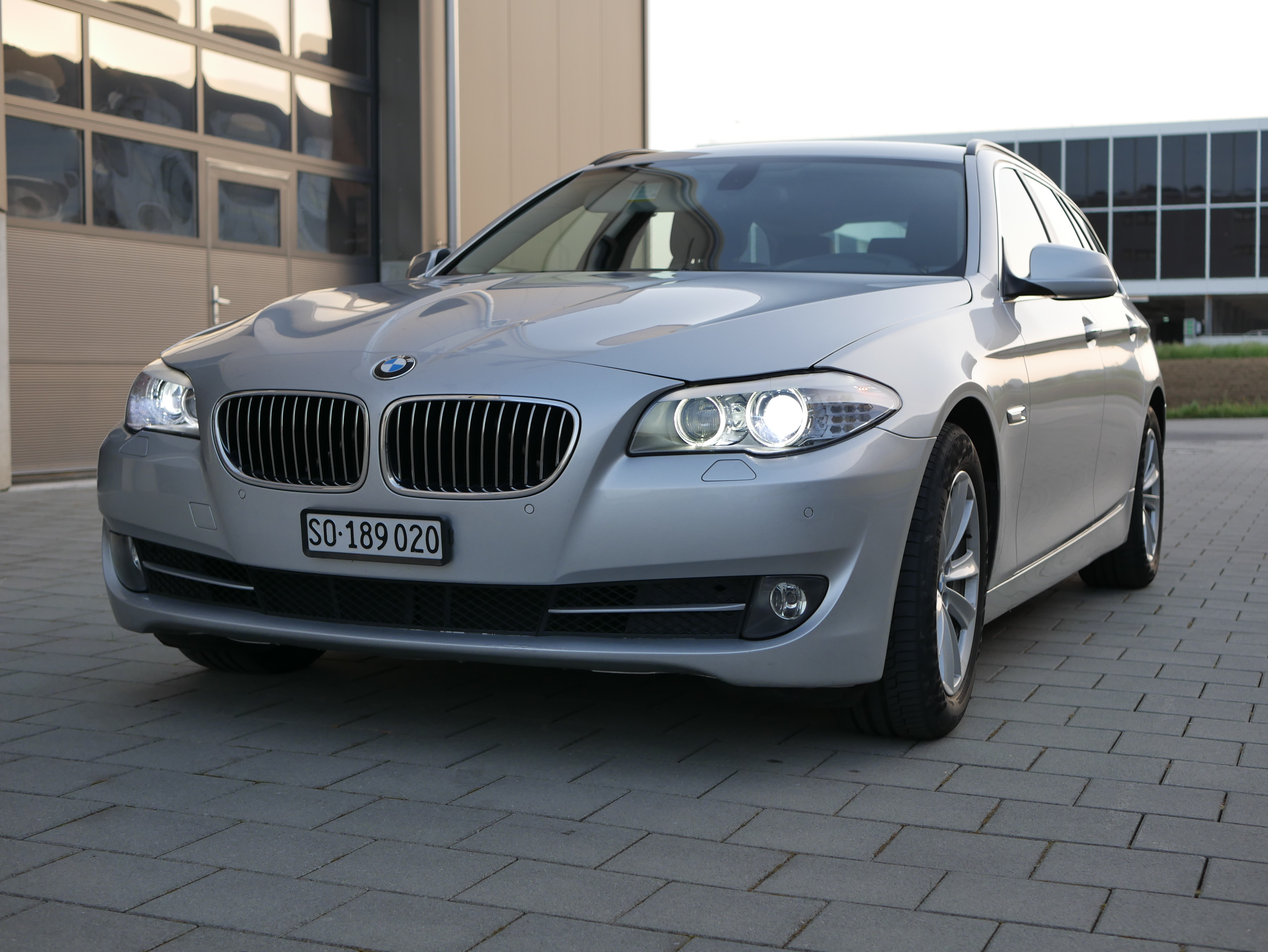 Car photo
