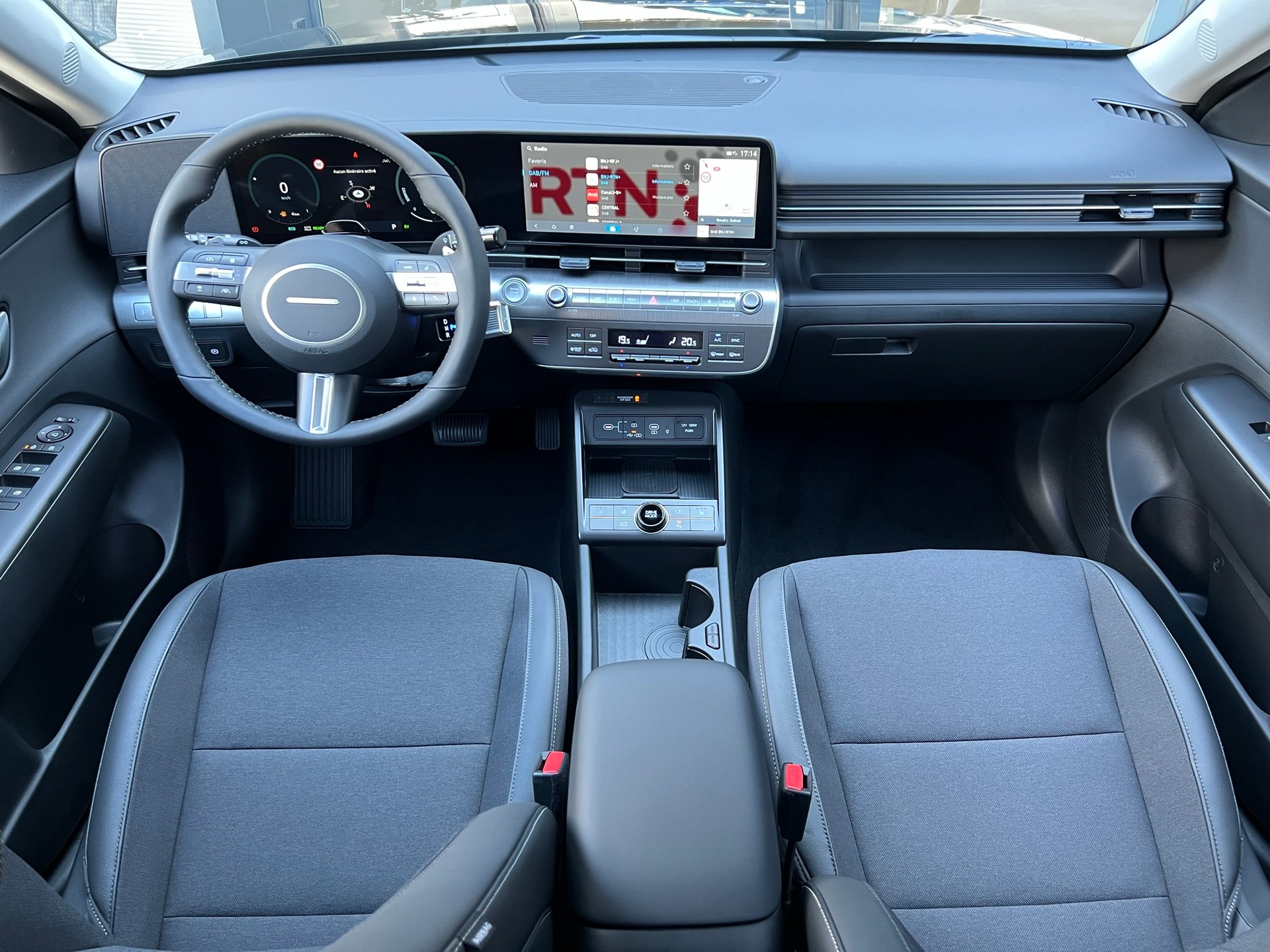 HYUNDAI Kona 1.6 GDi HEV Amplia DCT-image-10