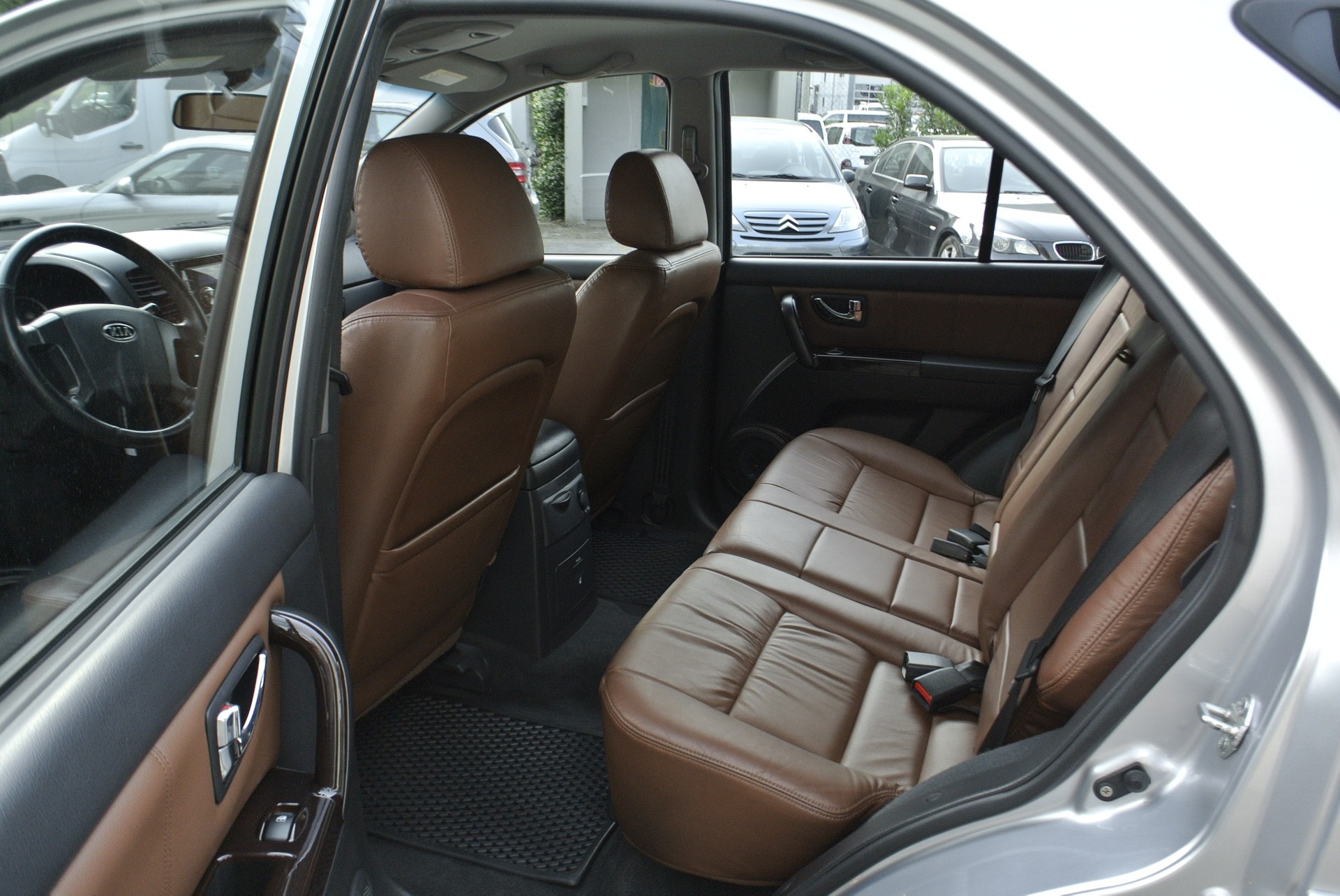 KIA Sorento 2.5 CRDI-image-13