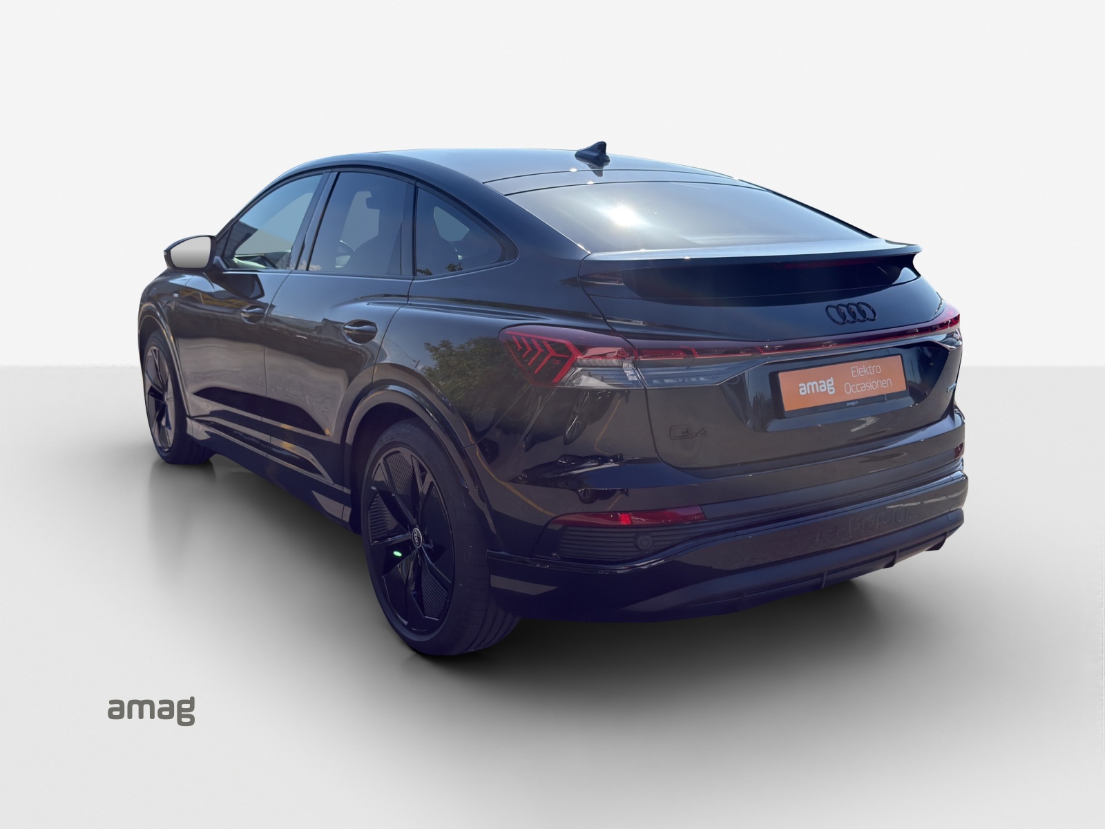 AUDI Q4 Sportback e-tron 50 quattro-image-2