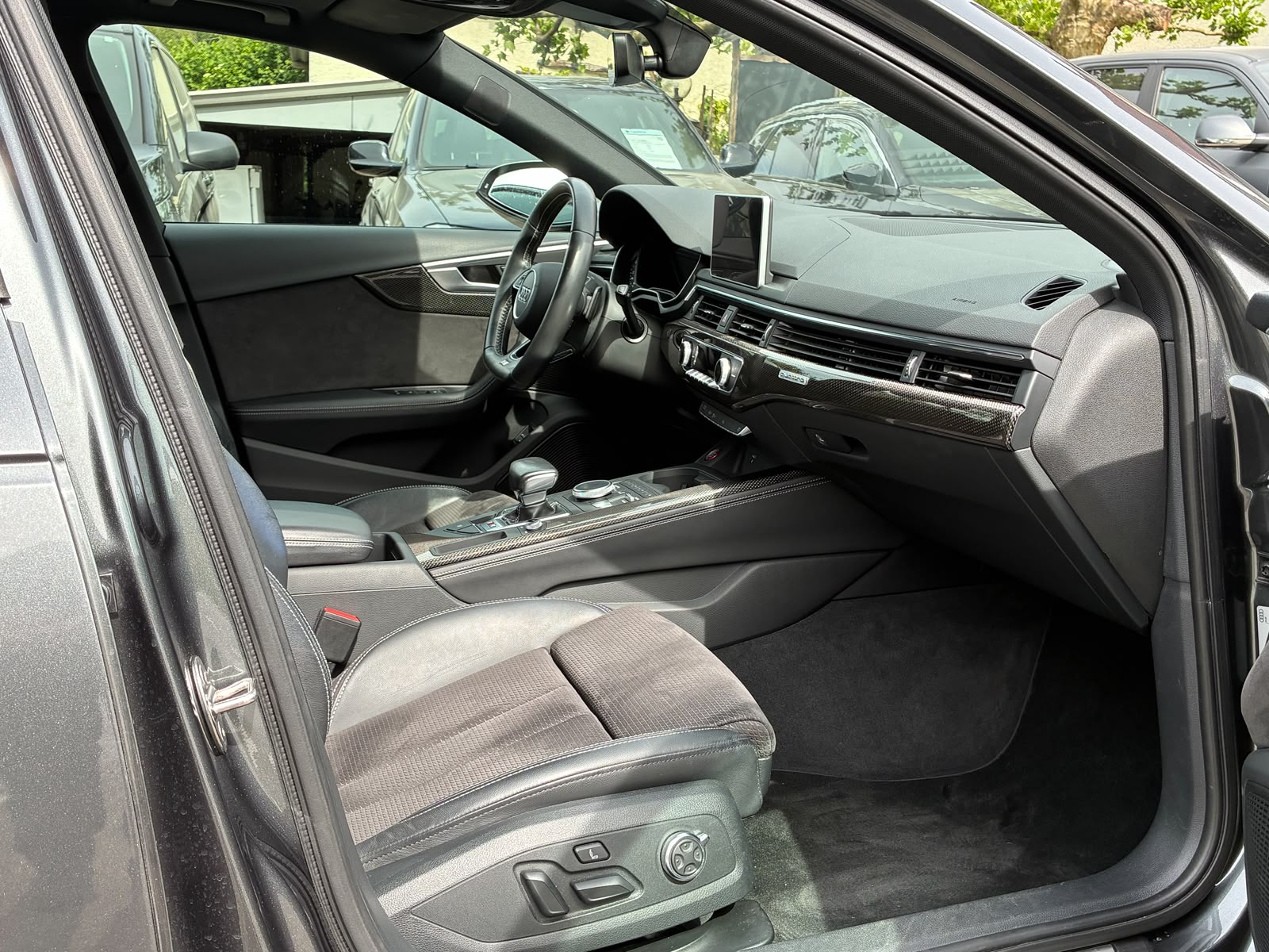 AUDI S4 Avant 3.0 TFSI quattro tiptronic-image-10