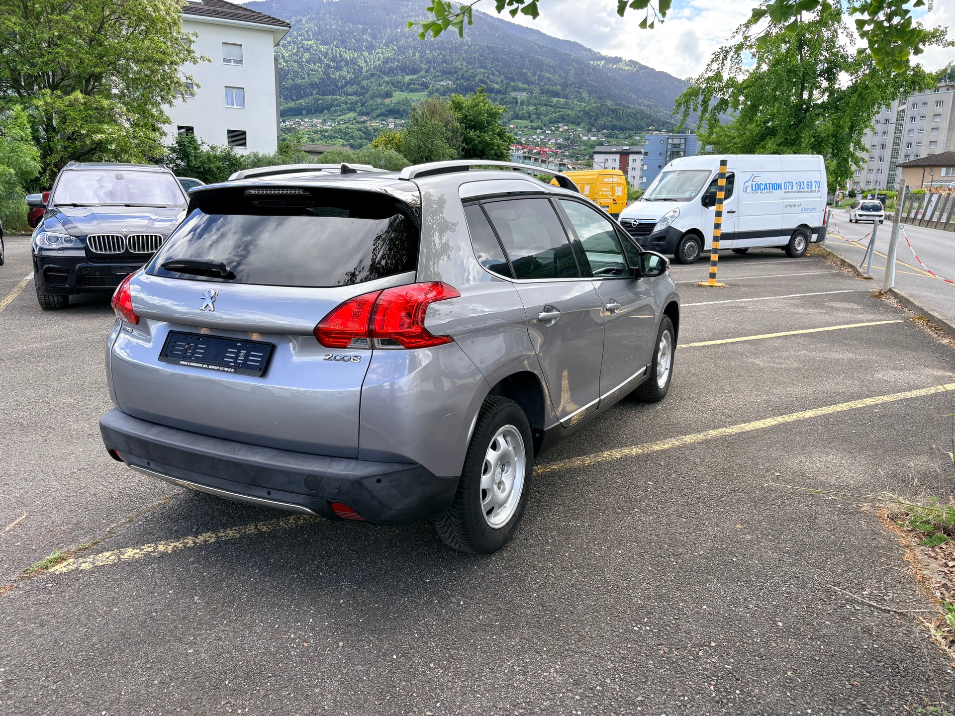 PEUGEOT 2008 1.2 PureTech Allure EAT6-image-2