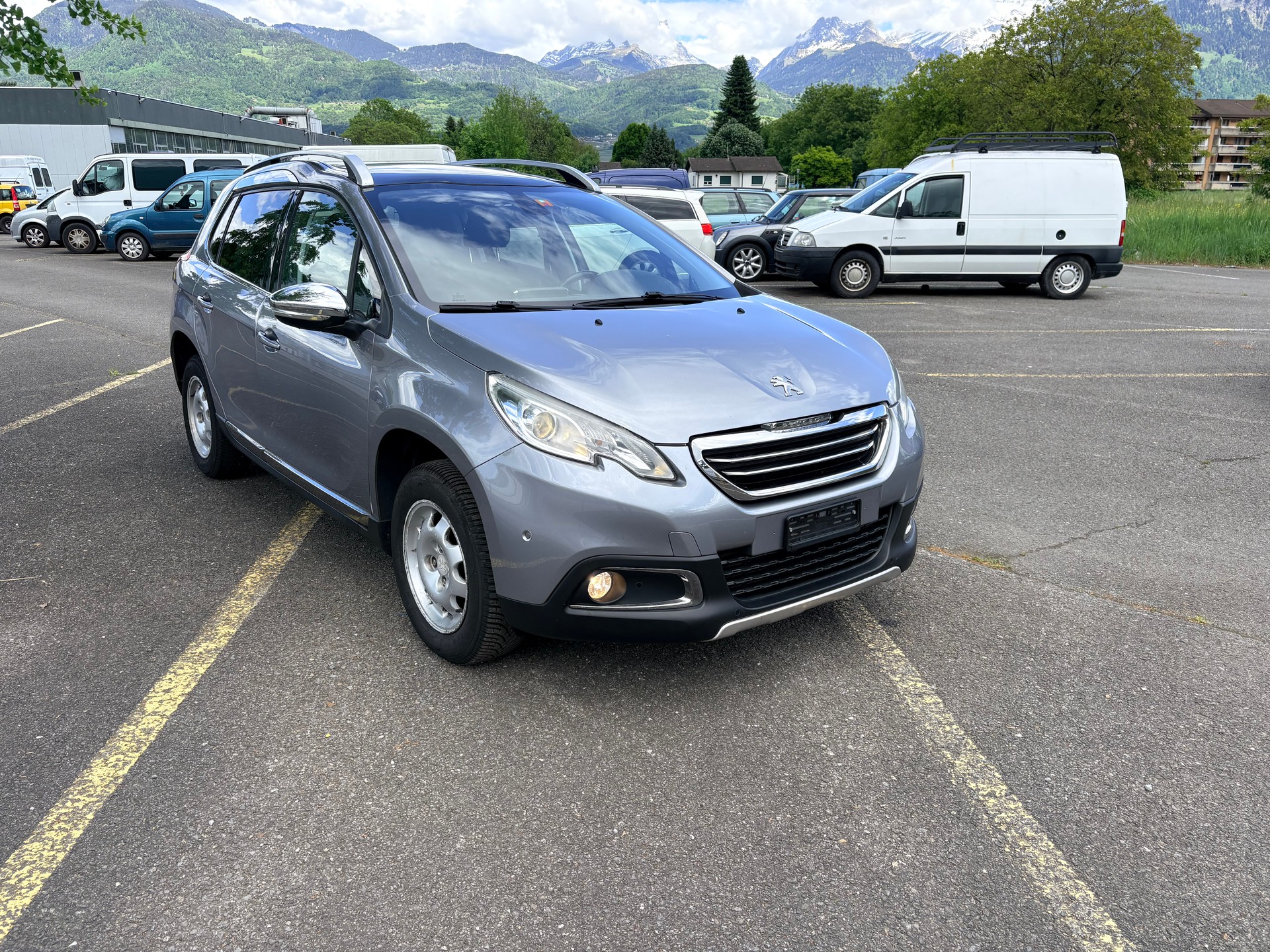 PEUGEOT 2008 1.2 PureTech Allure EAT6-image-0