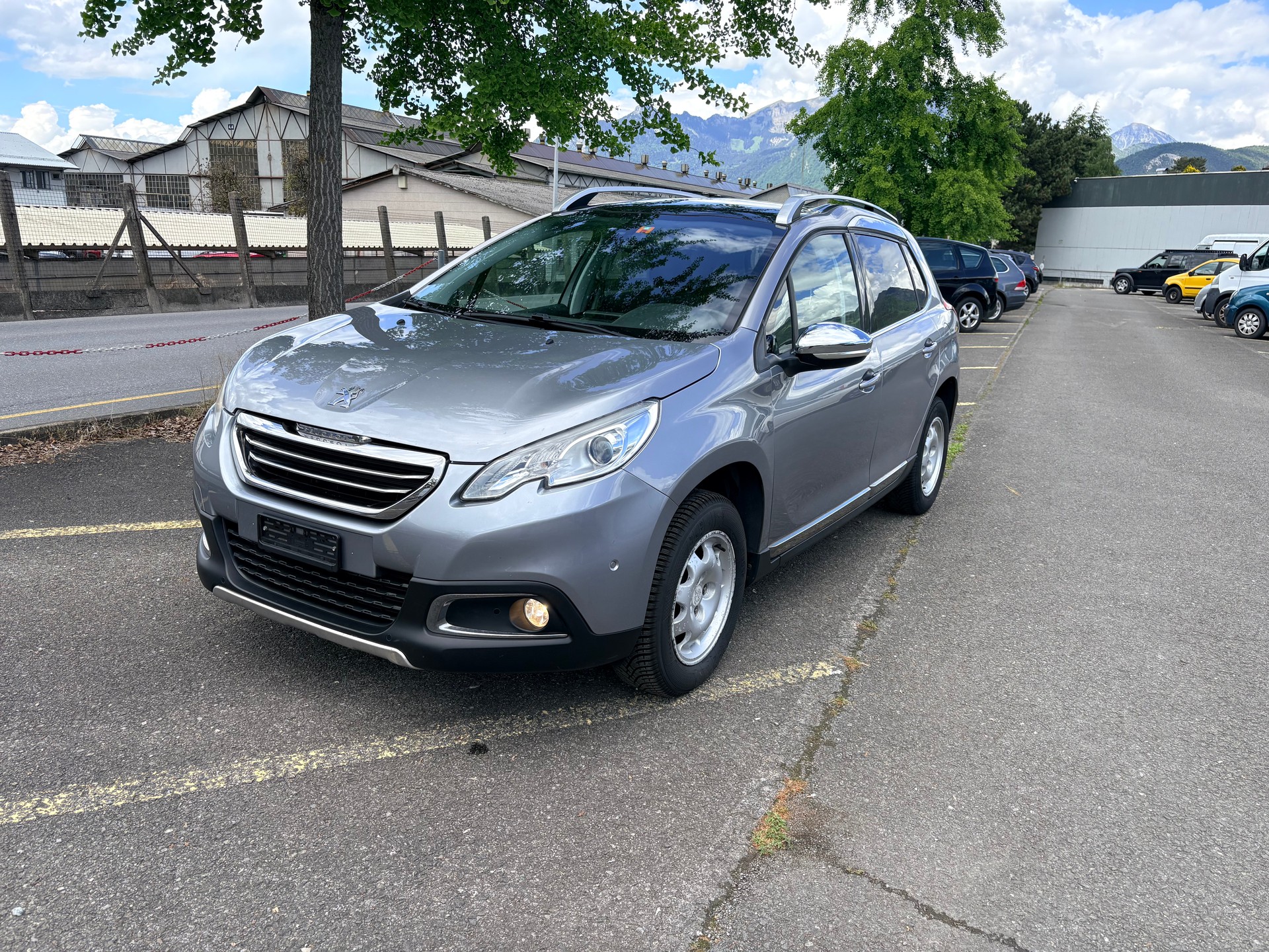PEUGEOT 2008 1.2 PureTech Allure EAT6-image-1