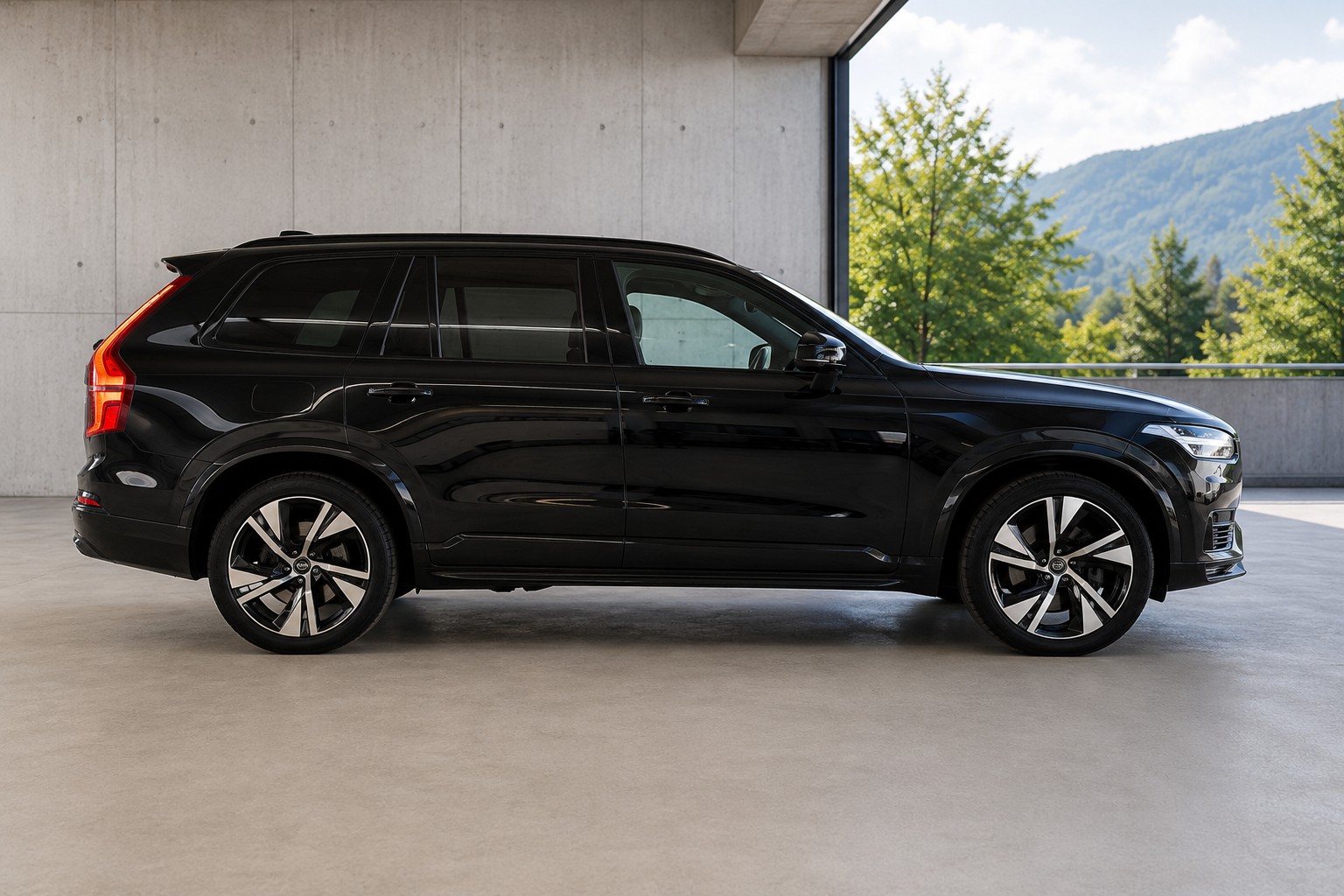 VOLVO 2.0 T8 TE R-Design 7P. eAWD-image-2