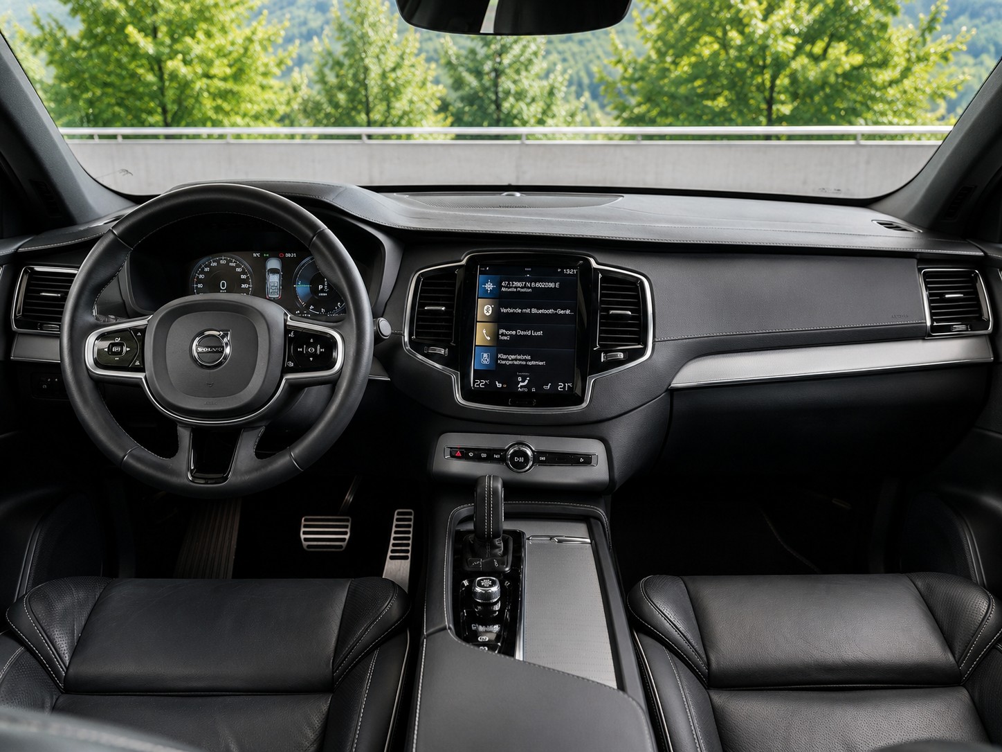 VOLVO 2.0 T8 TE R-Design 7P. eAWD-image-4