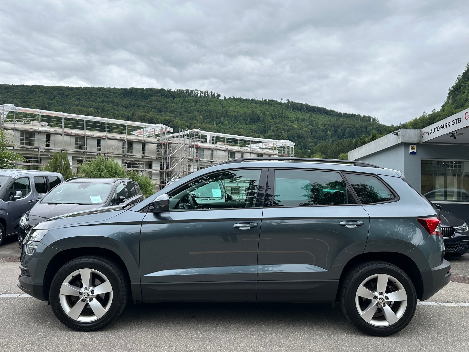 SKODA Karoq 1.5 TSI ACT Ambition DSG-showroom-element-3