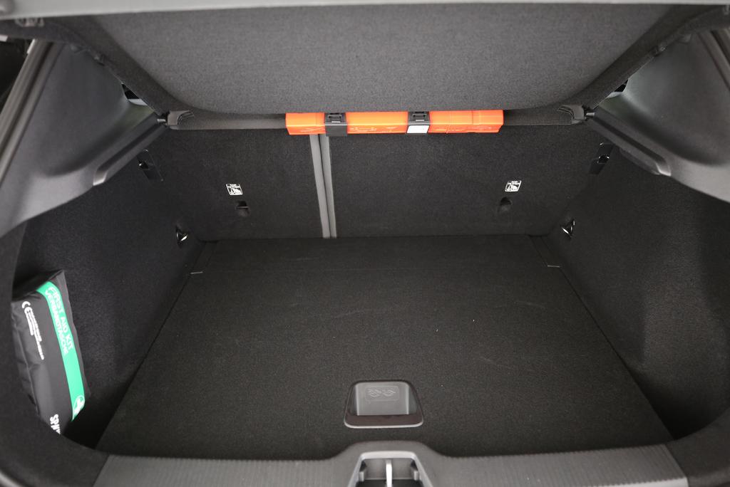 VOLVO EX30 E60 Twin Ultra Performance AWD-image-11