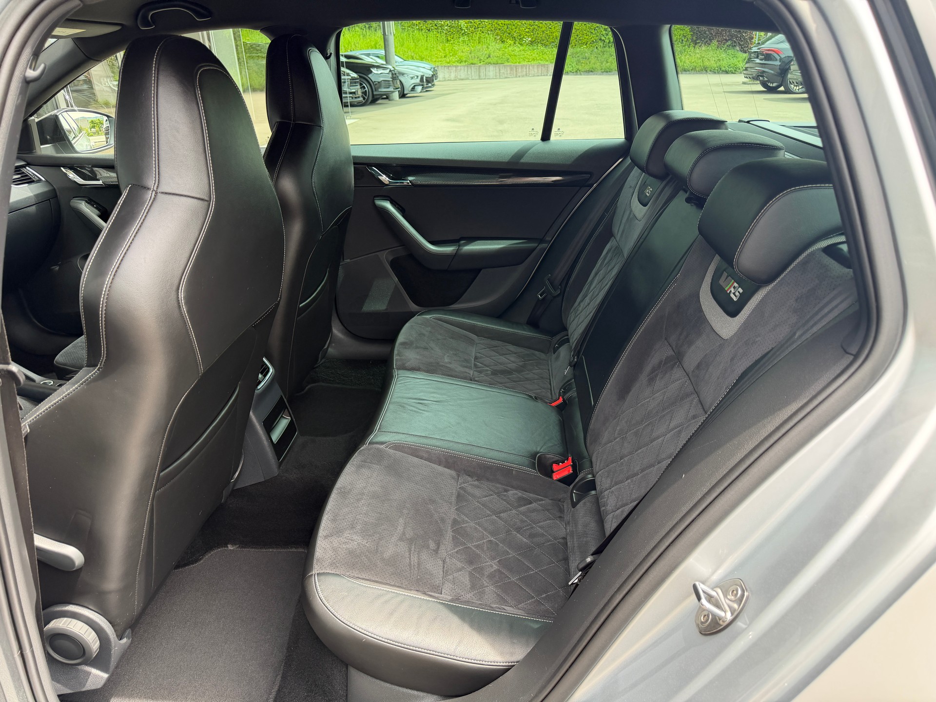 SKODA Octavia Combi 2.0 TSI RS DSG-image-26