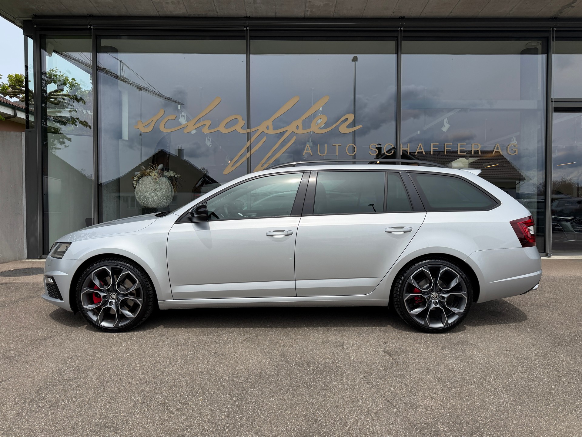 SKODA Octavia Combi 2.0 TSI RS DSG-image-4