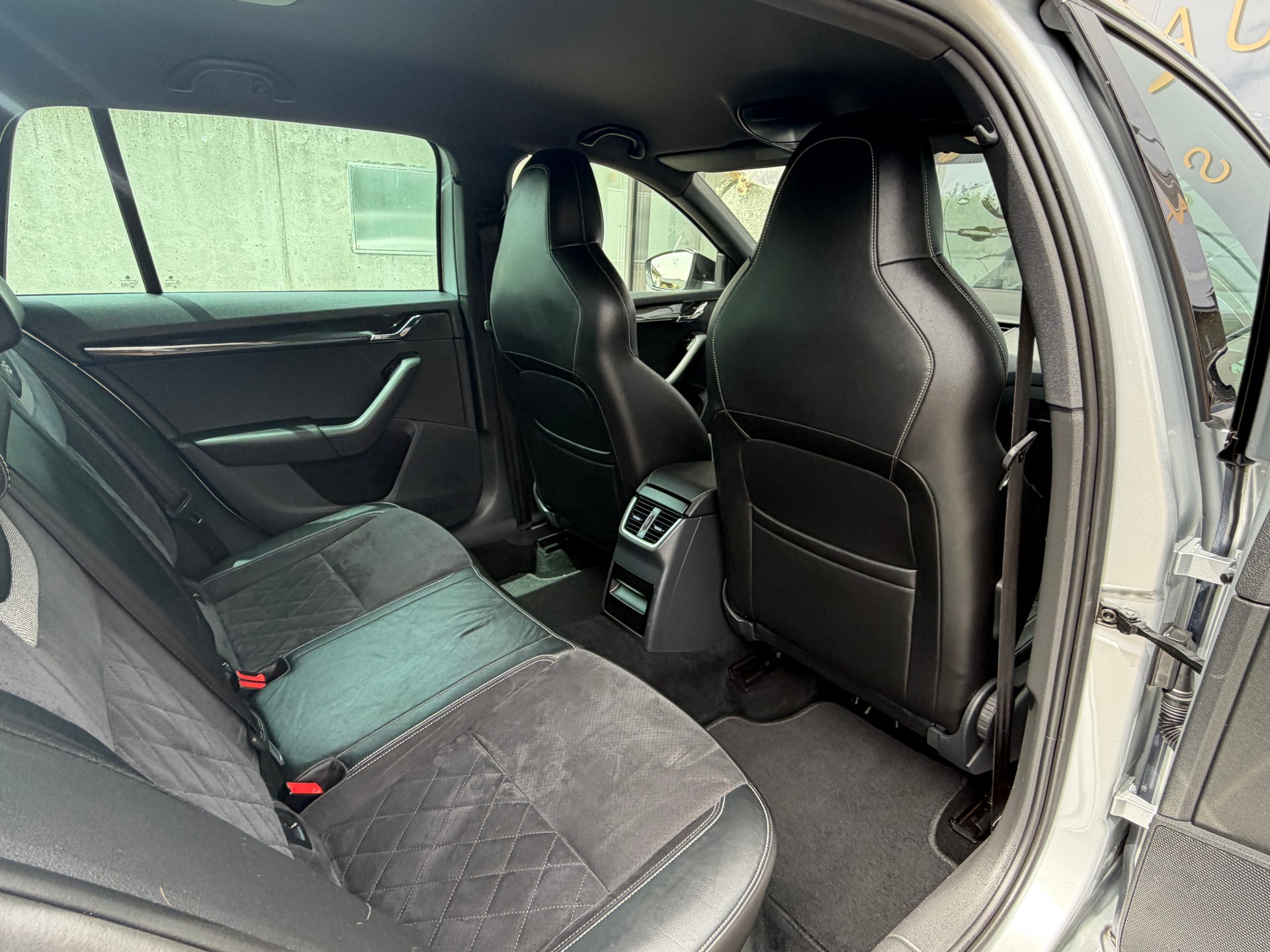 SKODA Octavia Combi 2.0 TSI RS DSG-image-22