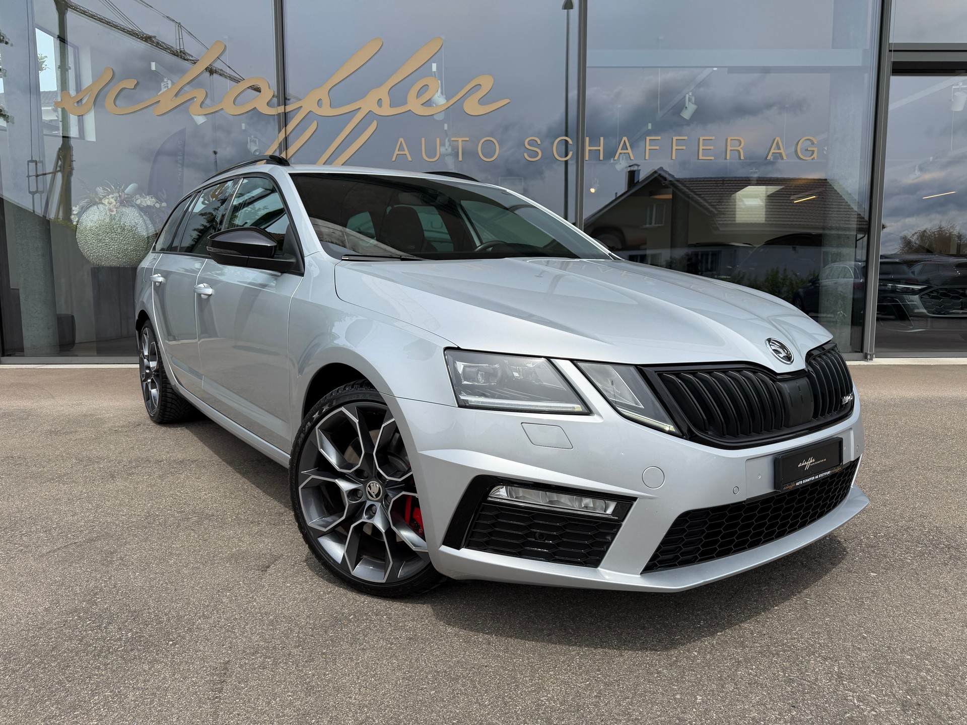 SKODA Octavia Combi 2.0 TSI RS DSG-showroom-element-3
