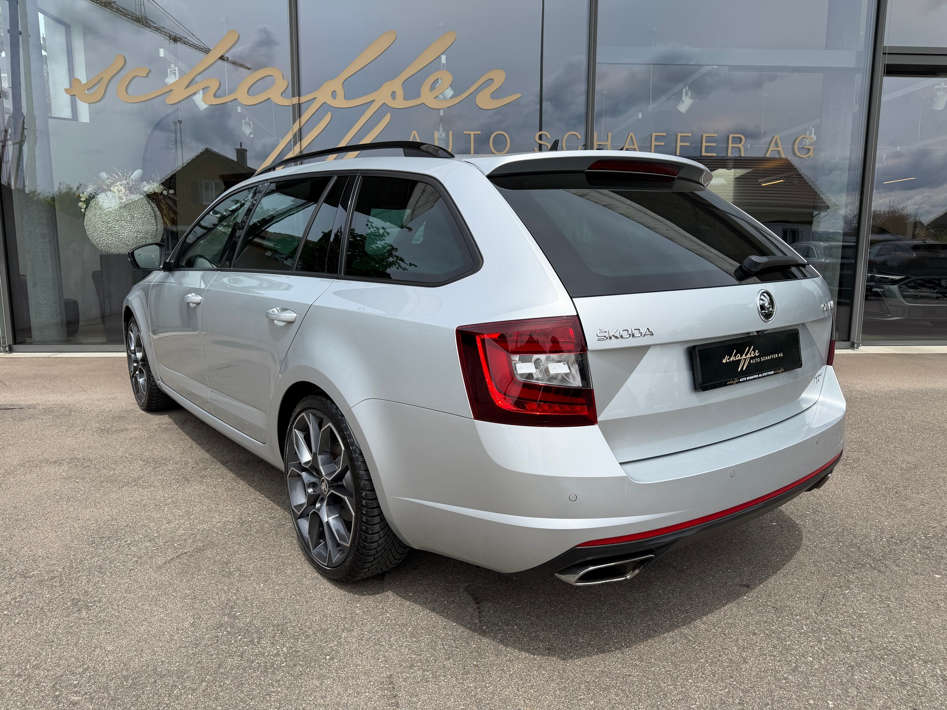 SKODA Octavia Combi 2.0 TSI RS DSG-image-6