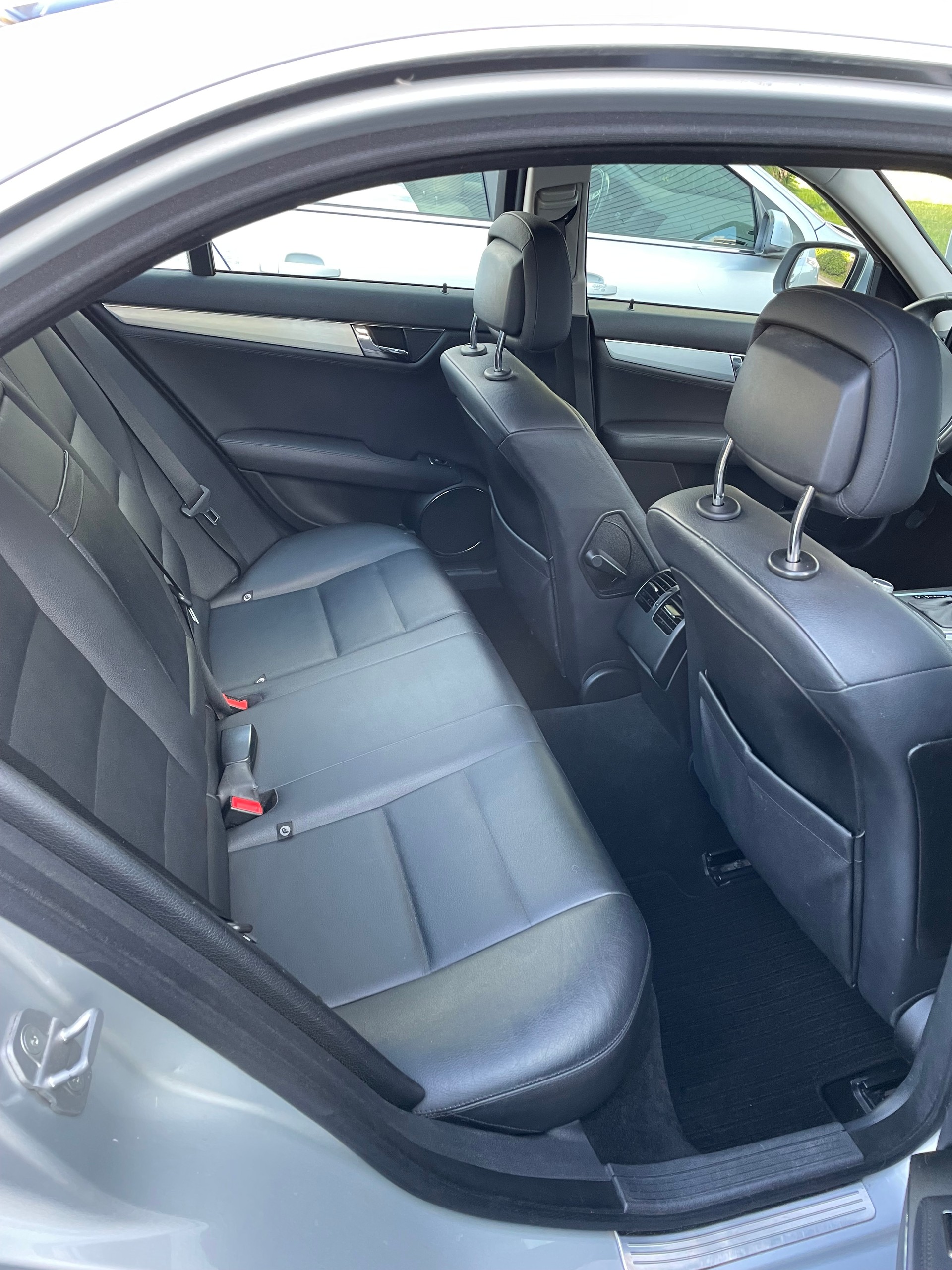MERCEDES-BENZ C 220 CDI-image-5