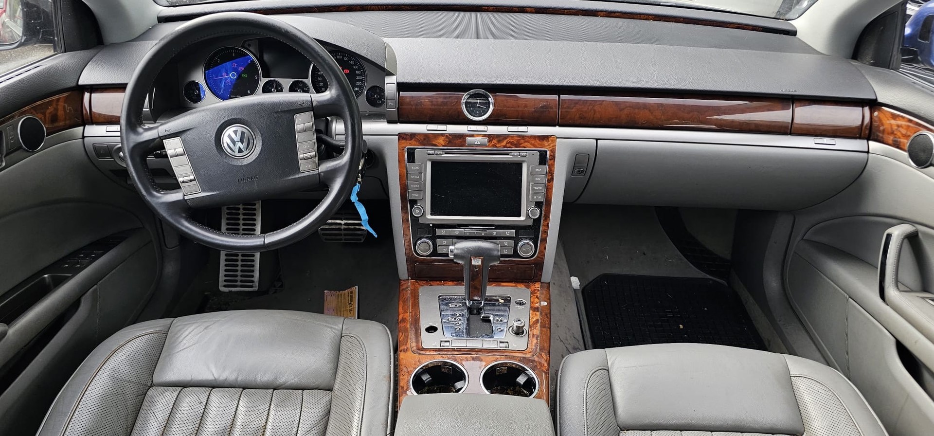VW Phaeton 3.0 TDi V6 4Motion Tiptronic-image-10