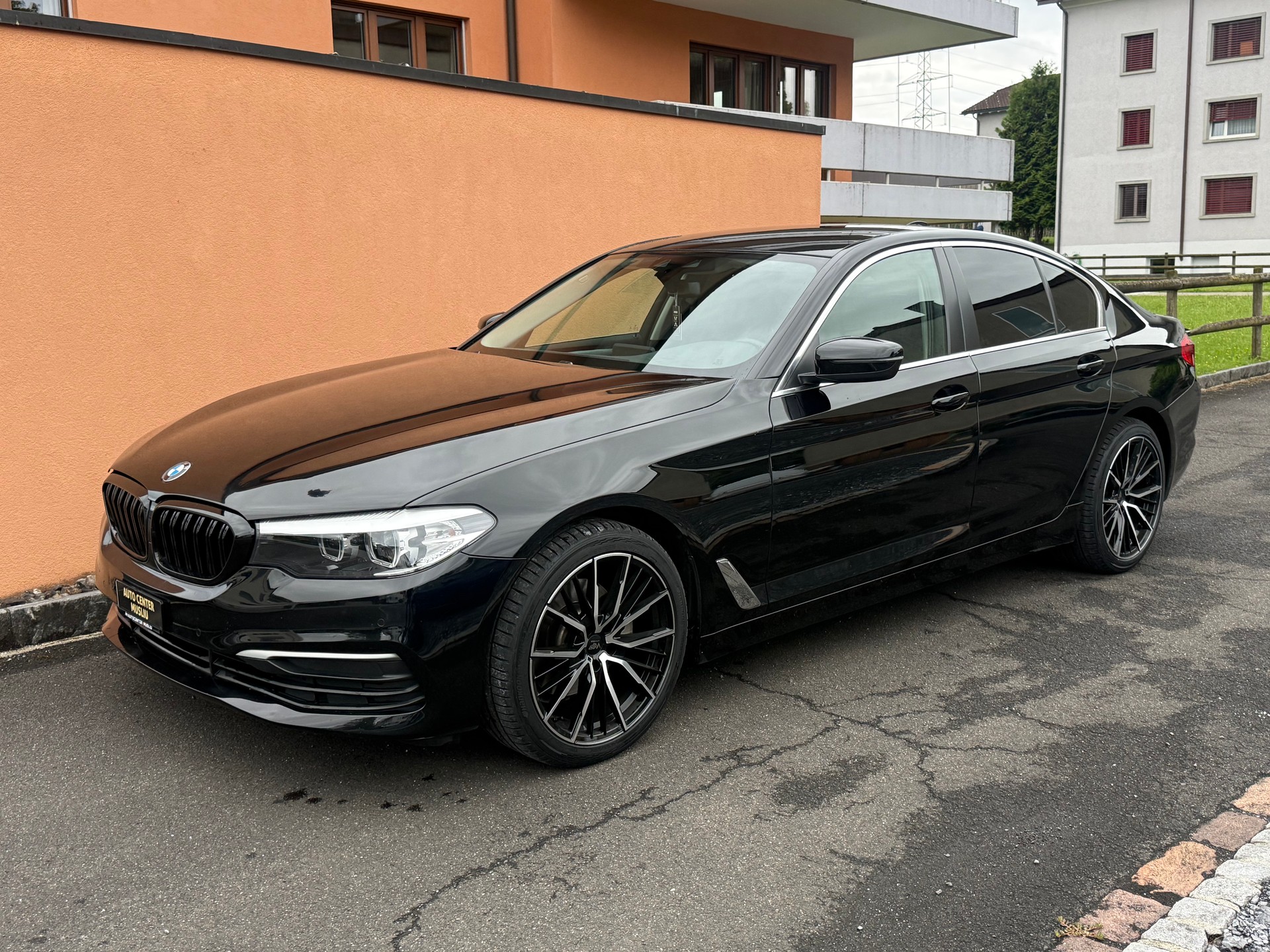 BMW 520d xDrive Luxury Line Steptronic-image-3