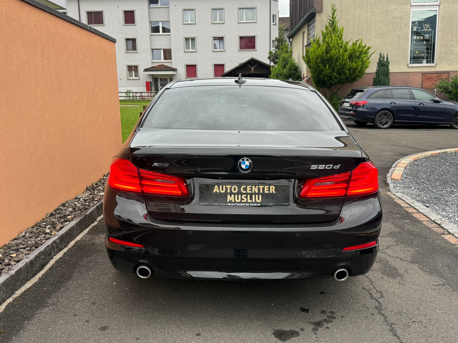 BMW 520d xDrive Luxury Line Steptronic-image-11