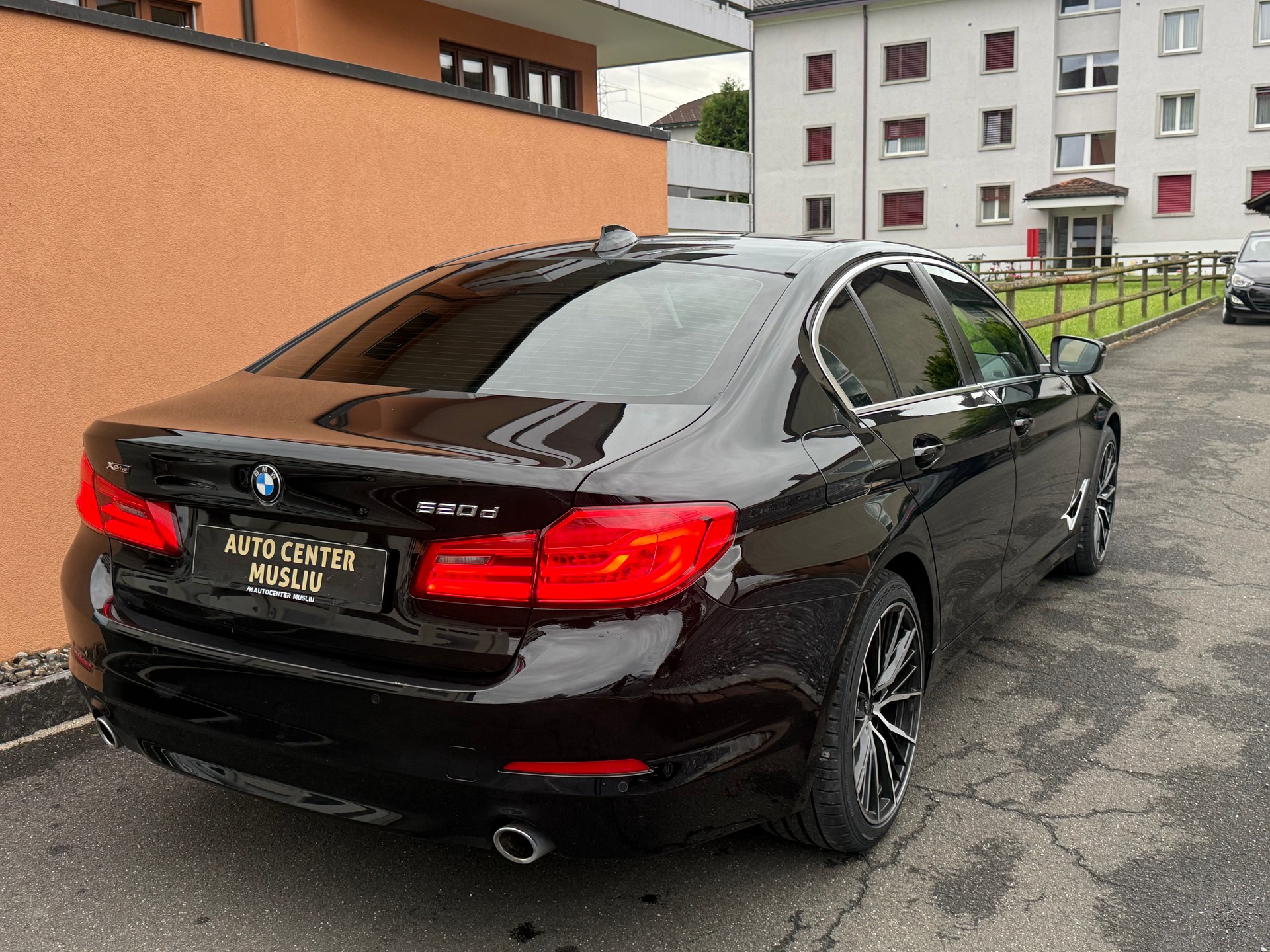 BMW 520d xDrive Luxury Line Steptronic-image-10