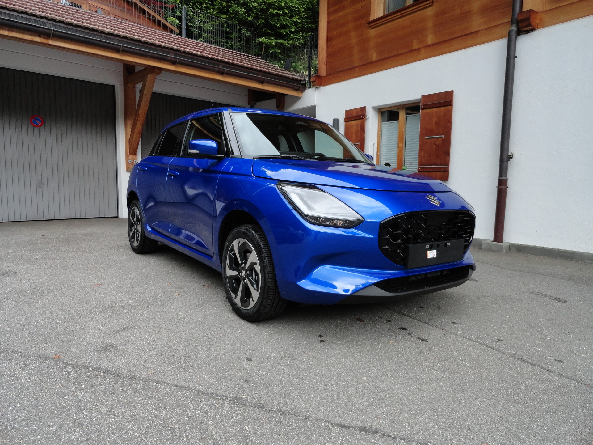SUZUKI Swift 1.2 Compact Top Hybrid 4x4-image-0