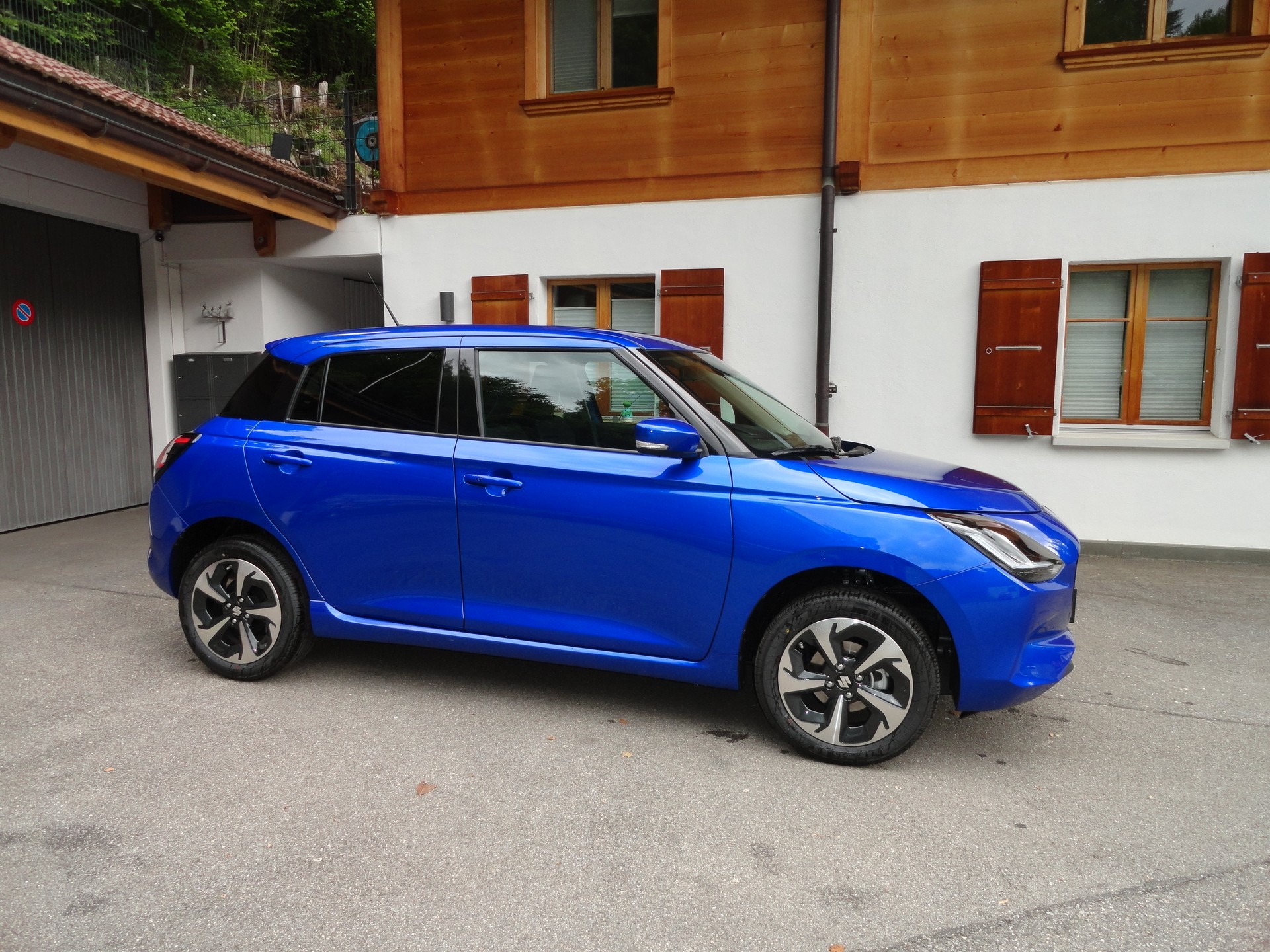 SUZUKI Swift 1.2 Compact Top Hybrid 4x4-image-1